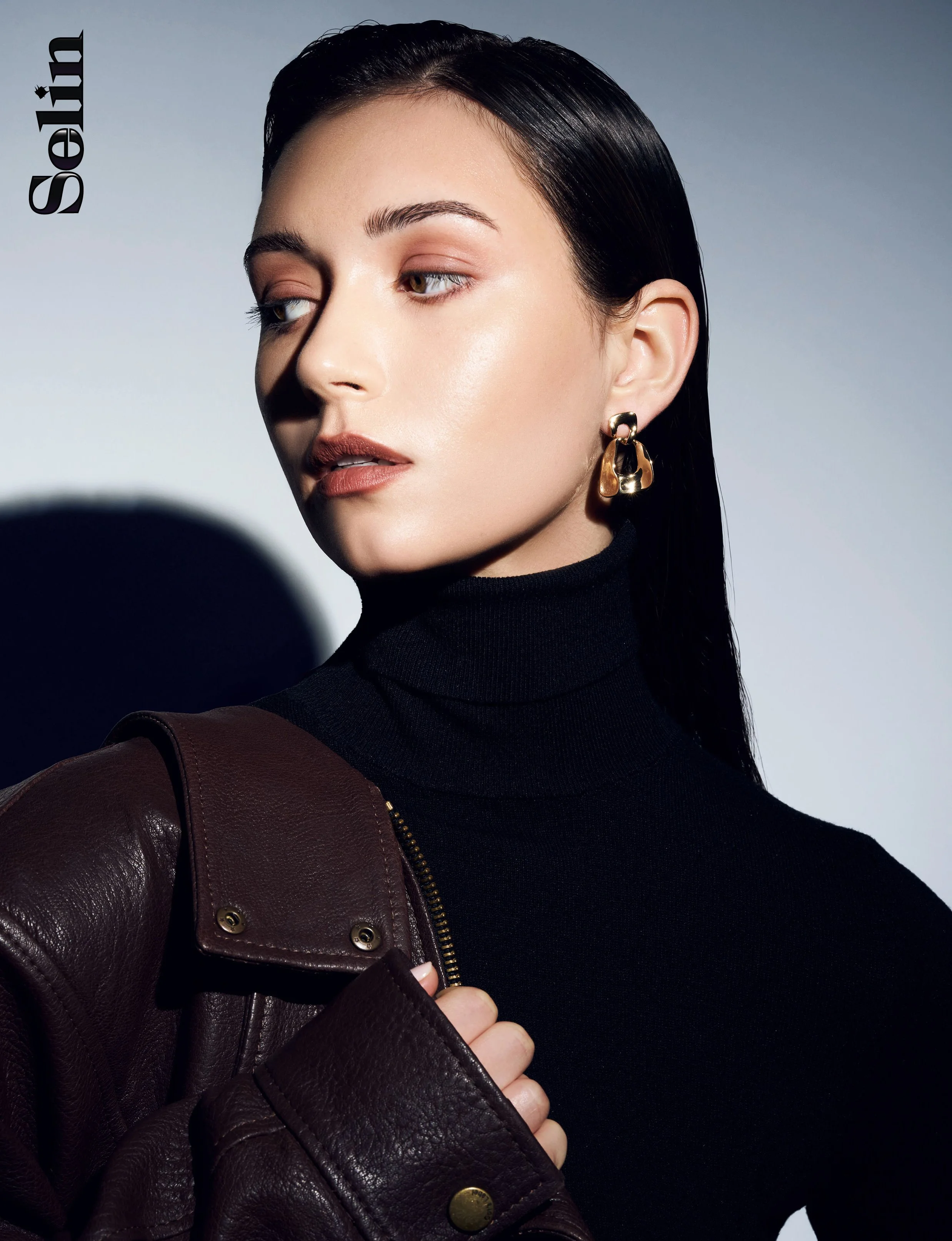 High Fashion Beauty Portrait in Black – Noirvellel