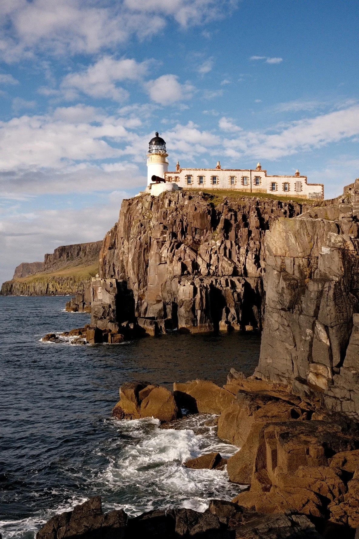 Isle of Skye hiking in Scotland near lighthouse