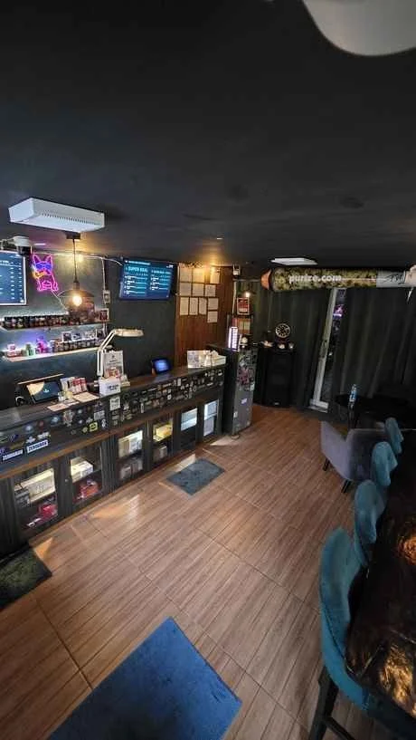 08-lounge-wide.jpg