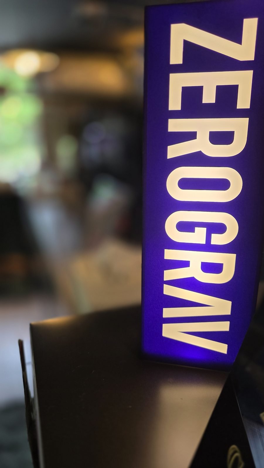 04-zerograv-sign.jpg