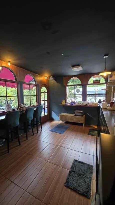 06-lounge-arches.jpg