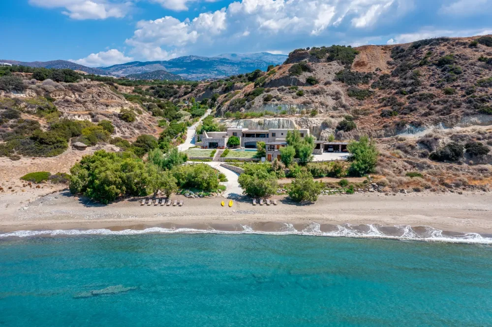 grande-famille-villa-front-de-mer-heraklion_1000x666_80.webp