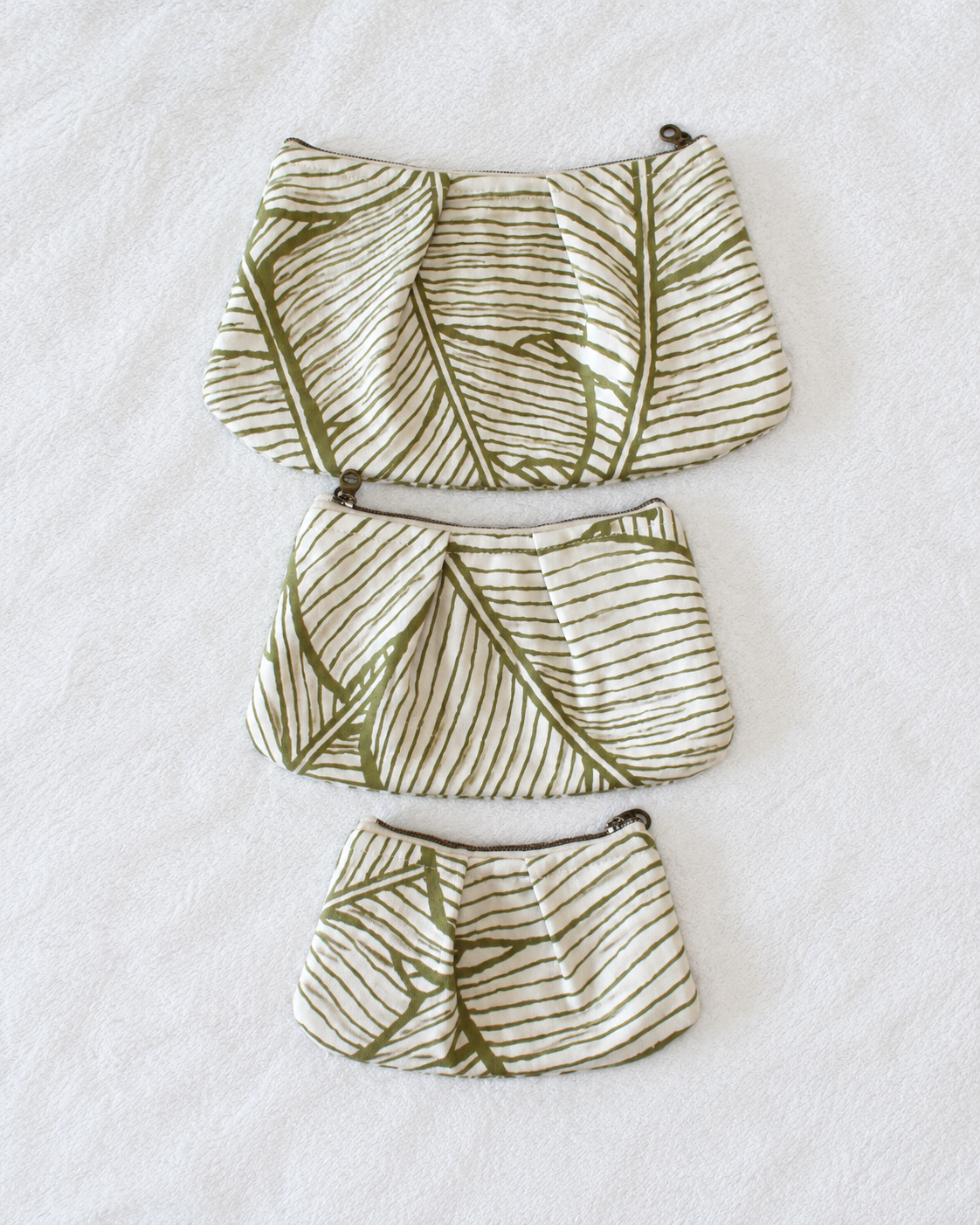 Green/Beige Banana Leaf Pleated Pouches