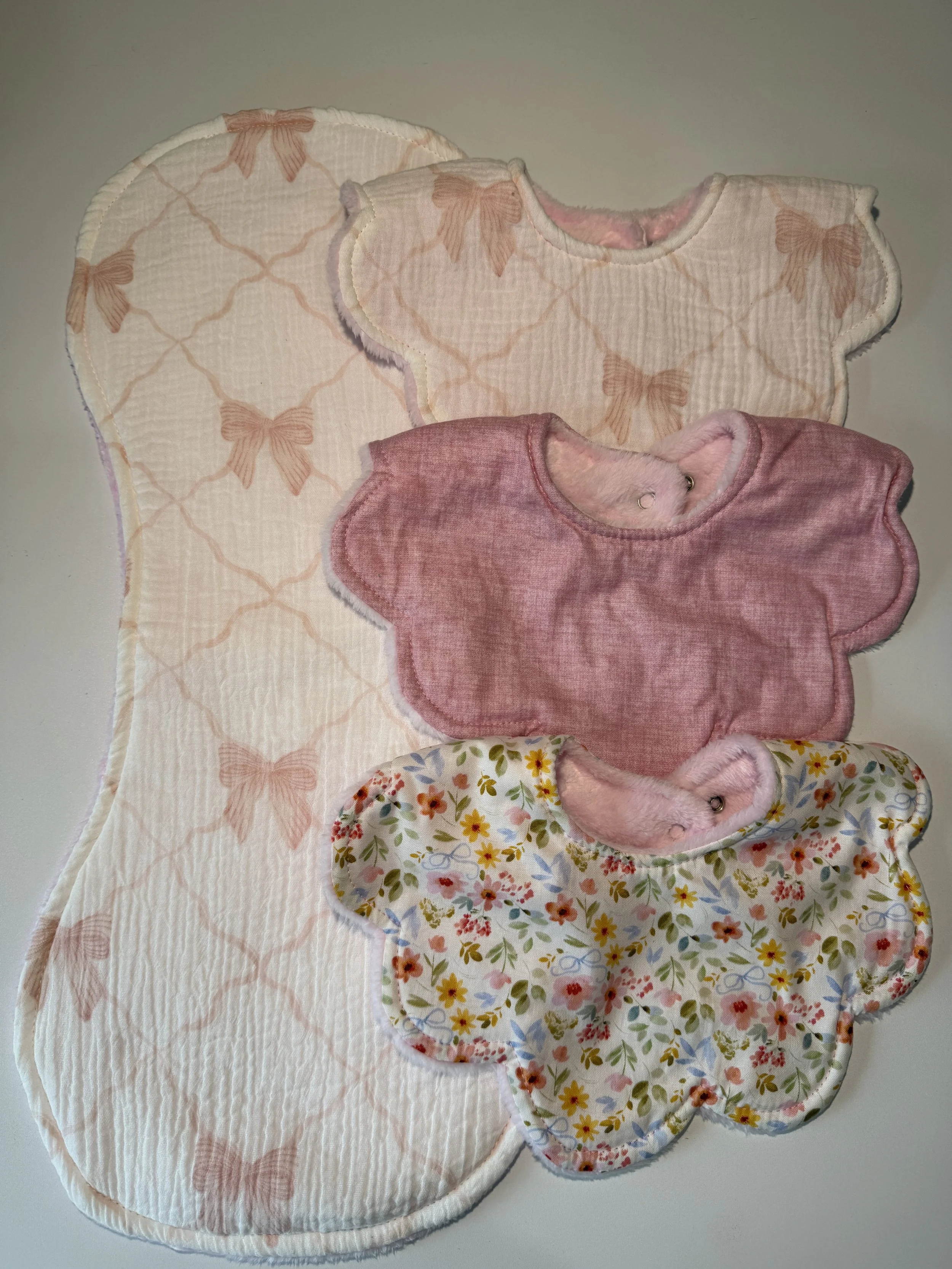 Pink Bow Bib & Burp Cloth Set