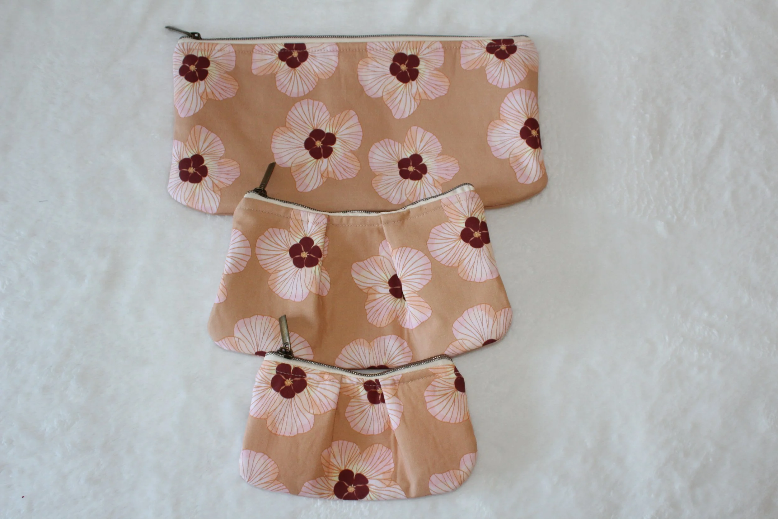Hua Pleated Pouches