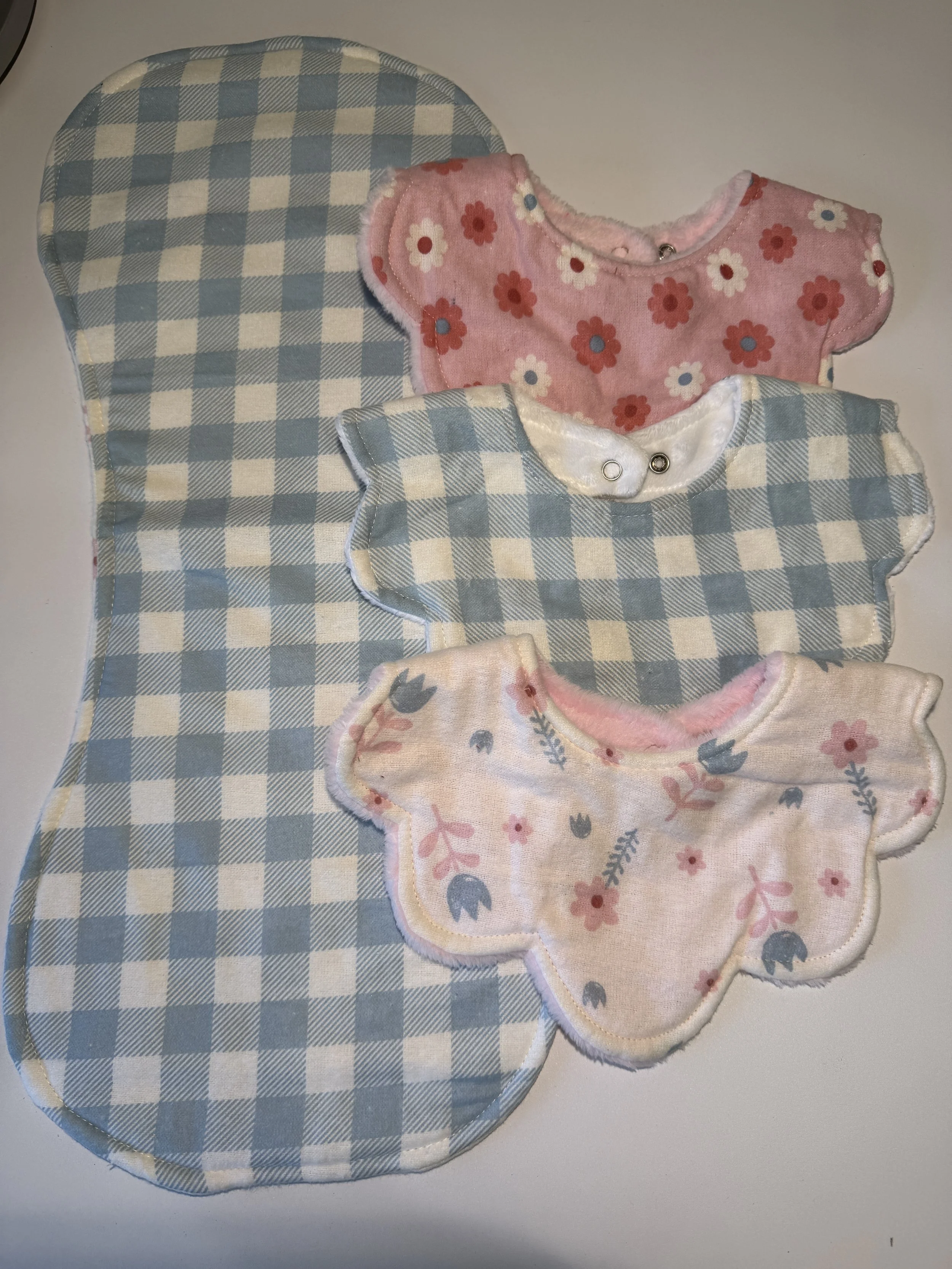 Checkered/Floral Bib & Burp Cloth Set