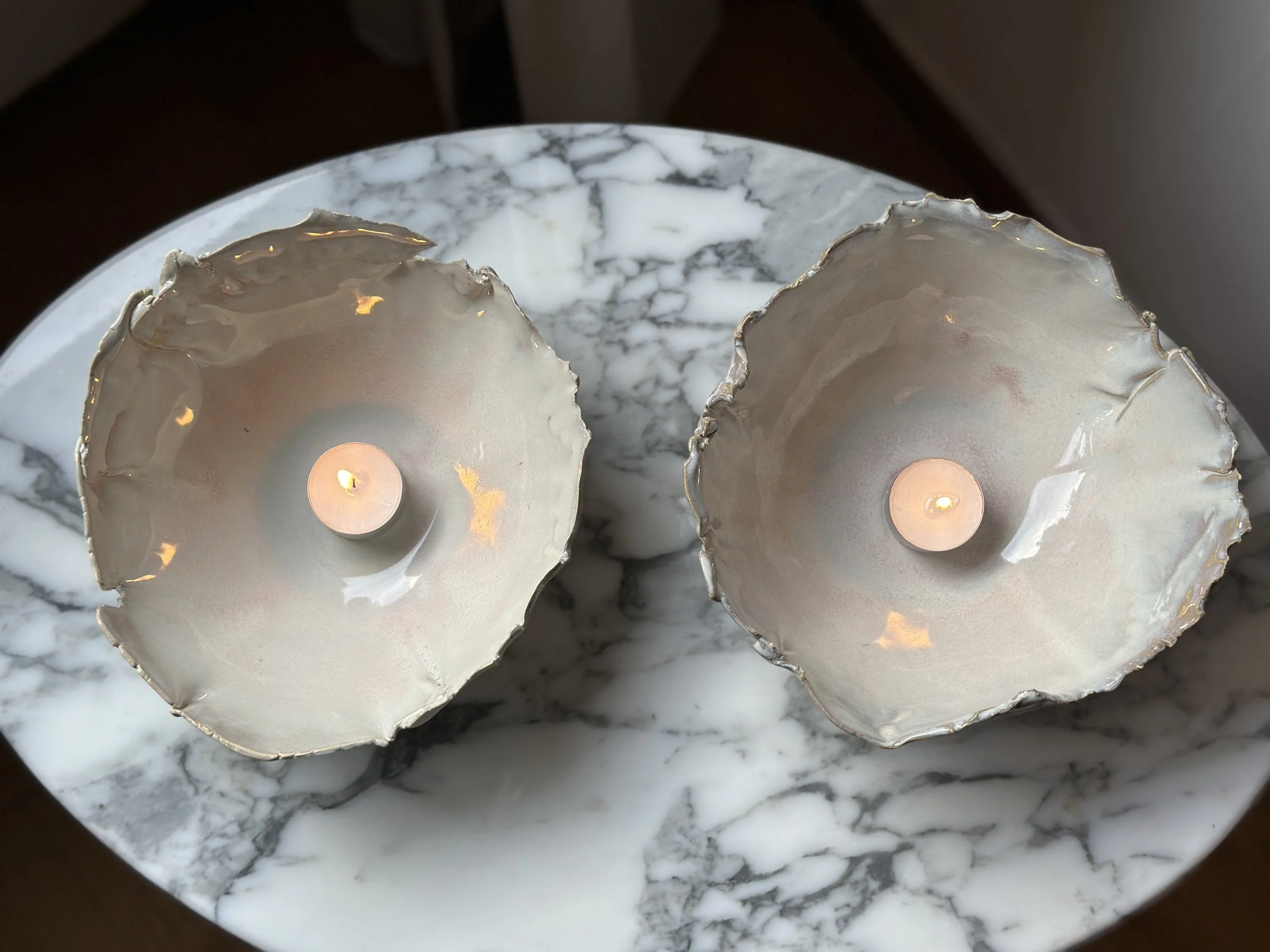 "Fragility", big bowls. Stoneware, glaze "Måsskit" on inside, raw on outside.