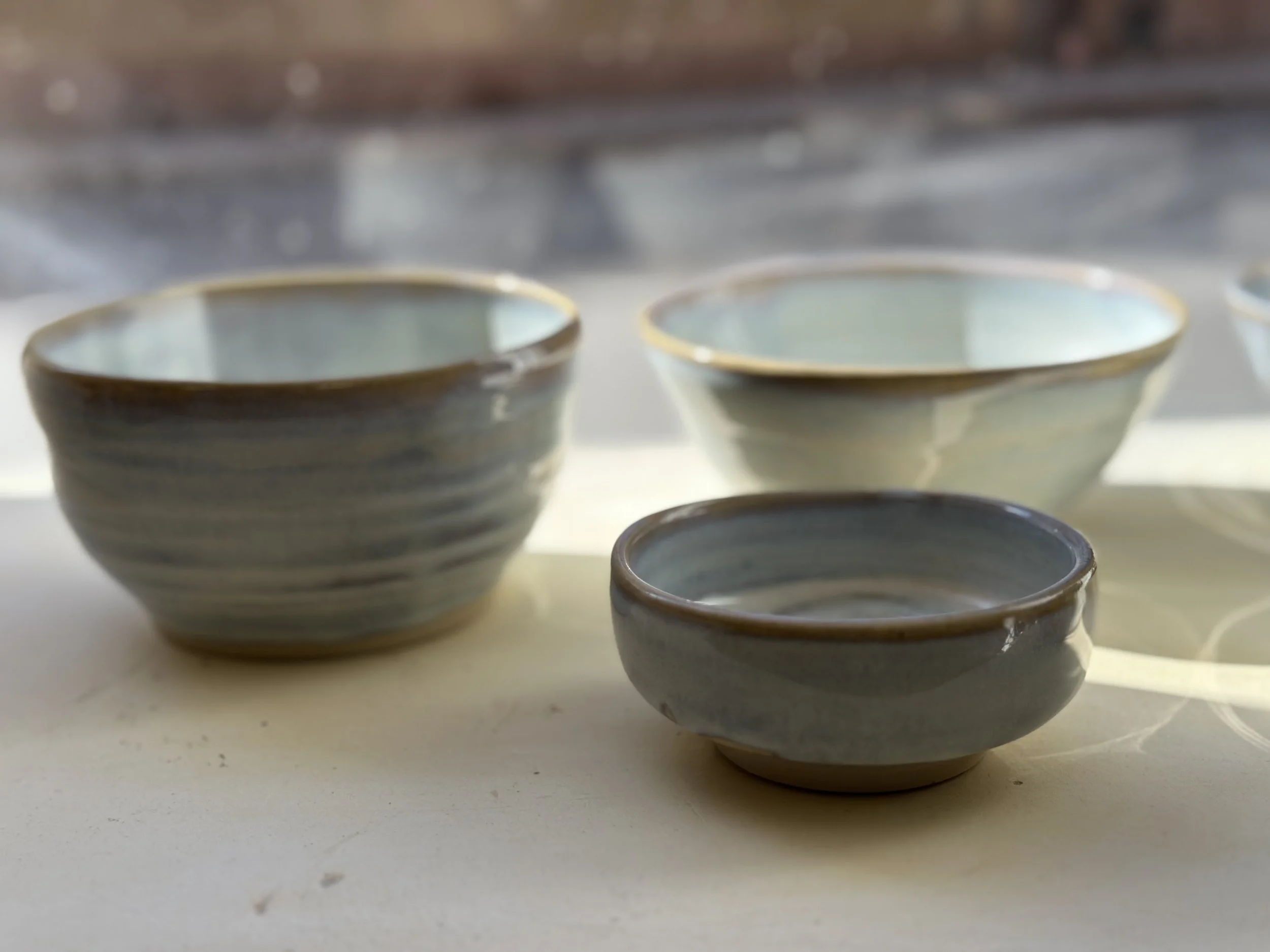 Trying out the unpredictable "Måsskit" glaze.