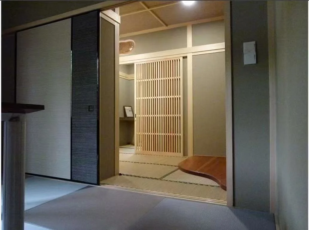 An image of The Float House.