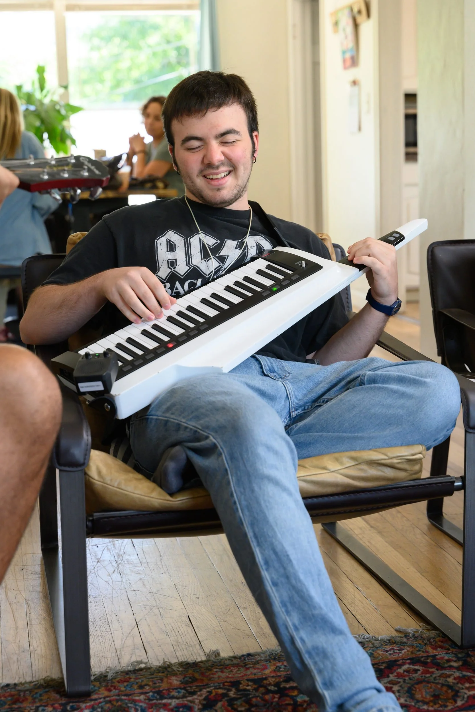 echo-springs-utah-keytar-smiling.jpg