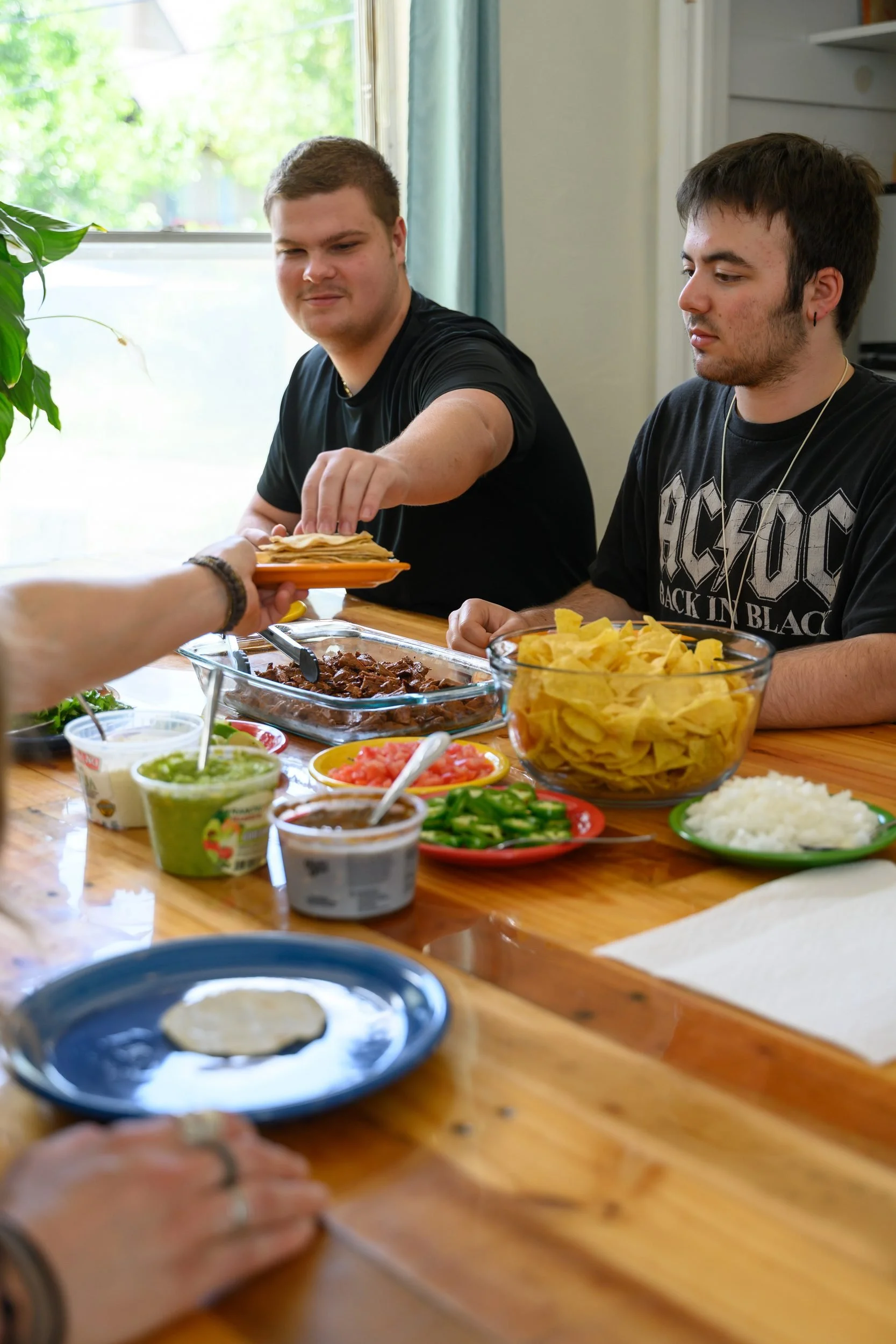 echo-springs-utah-shared-meal-01.jpg