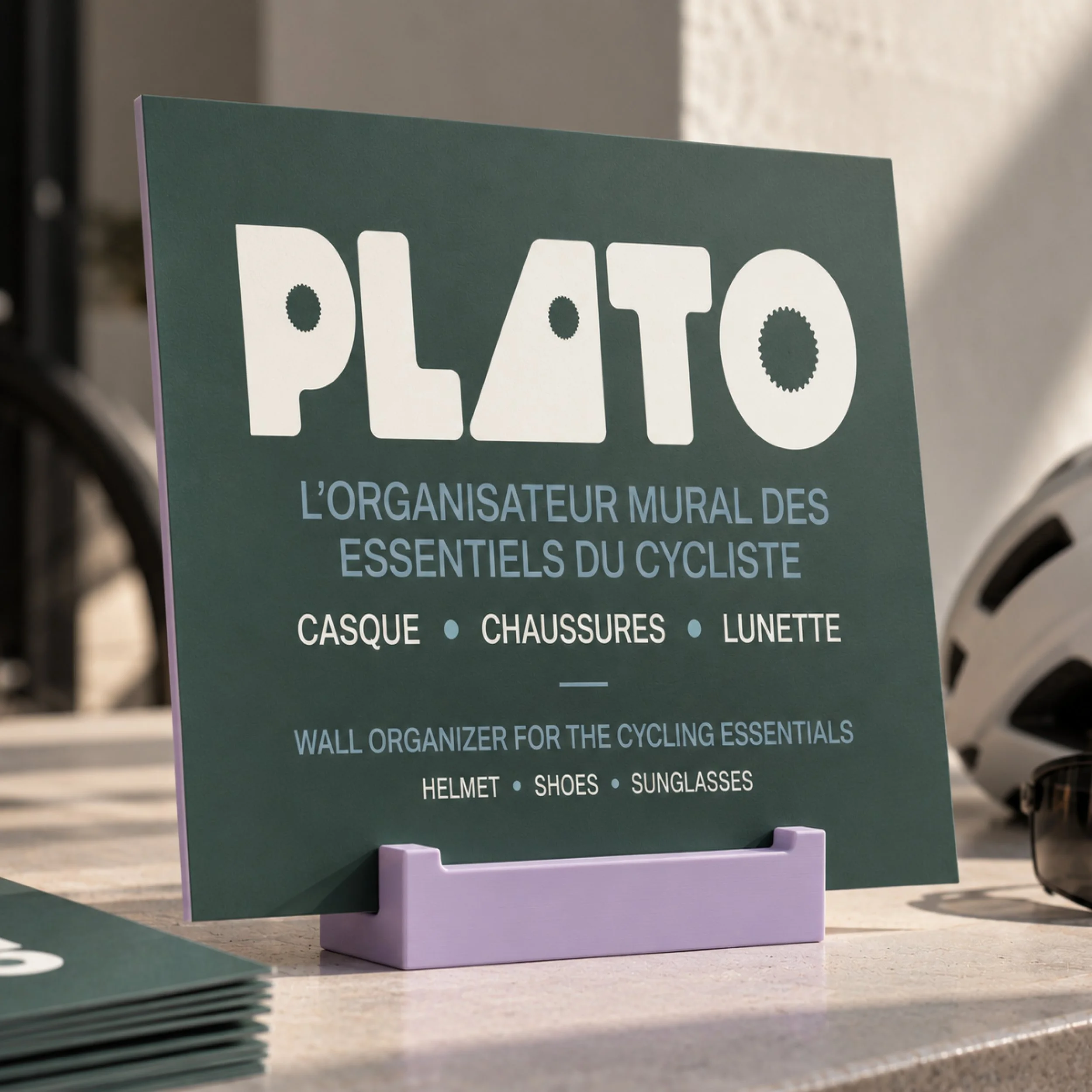 Enseigne PLATO bilingue