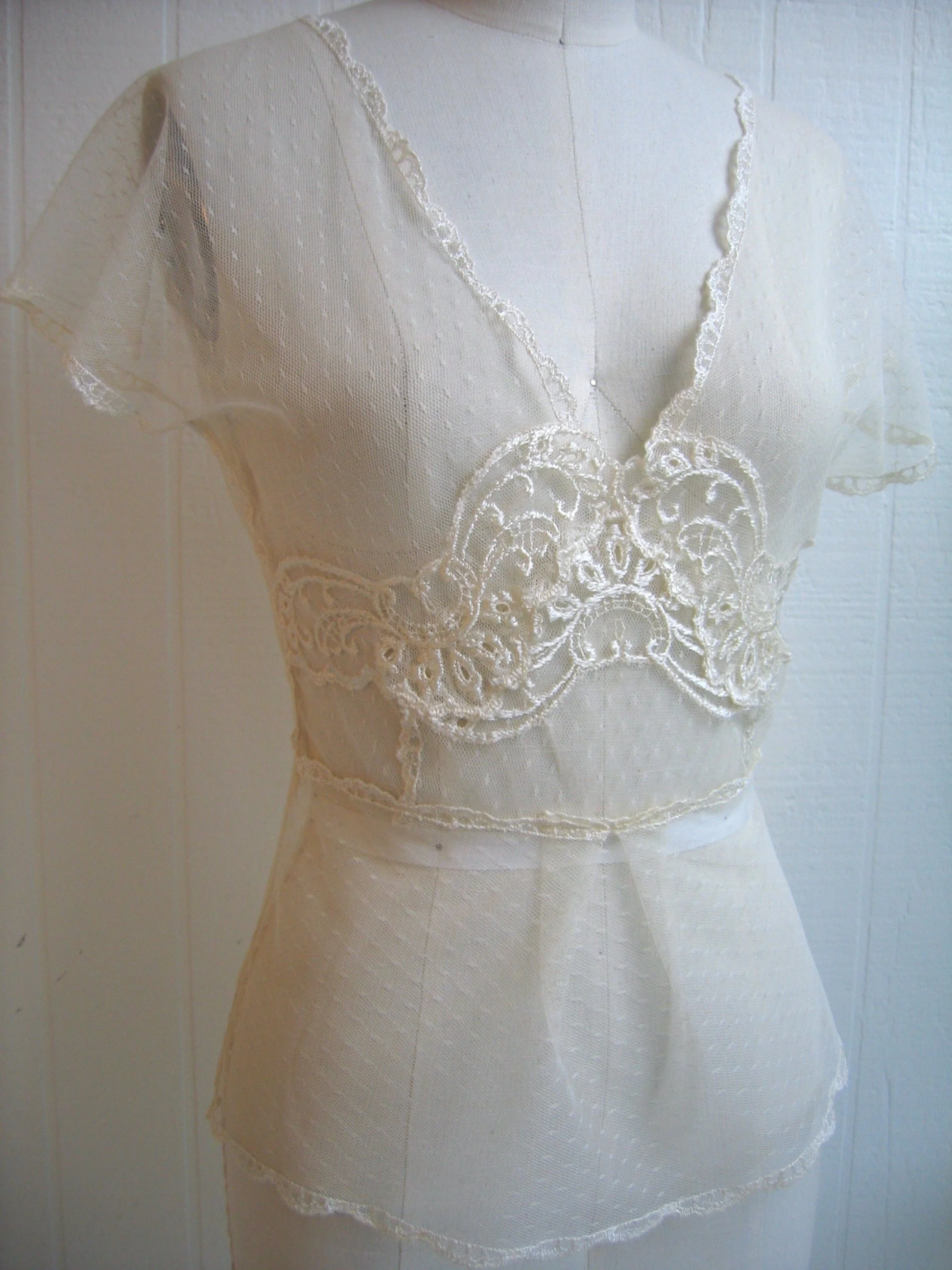 lupe lace top front.jpg