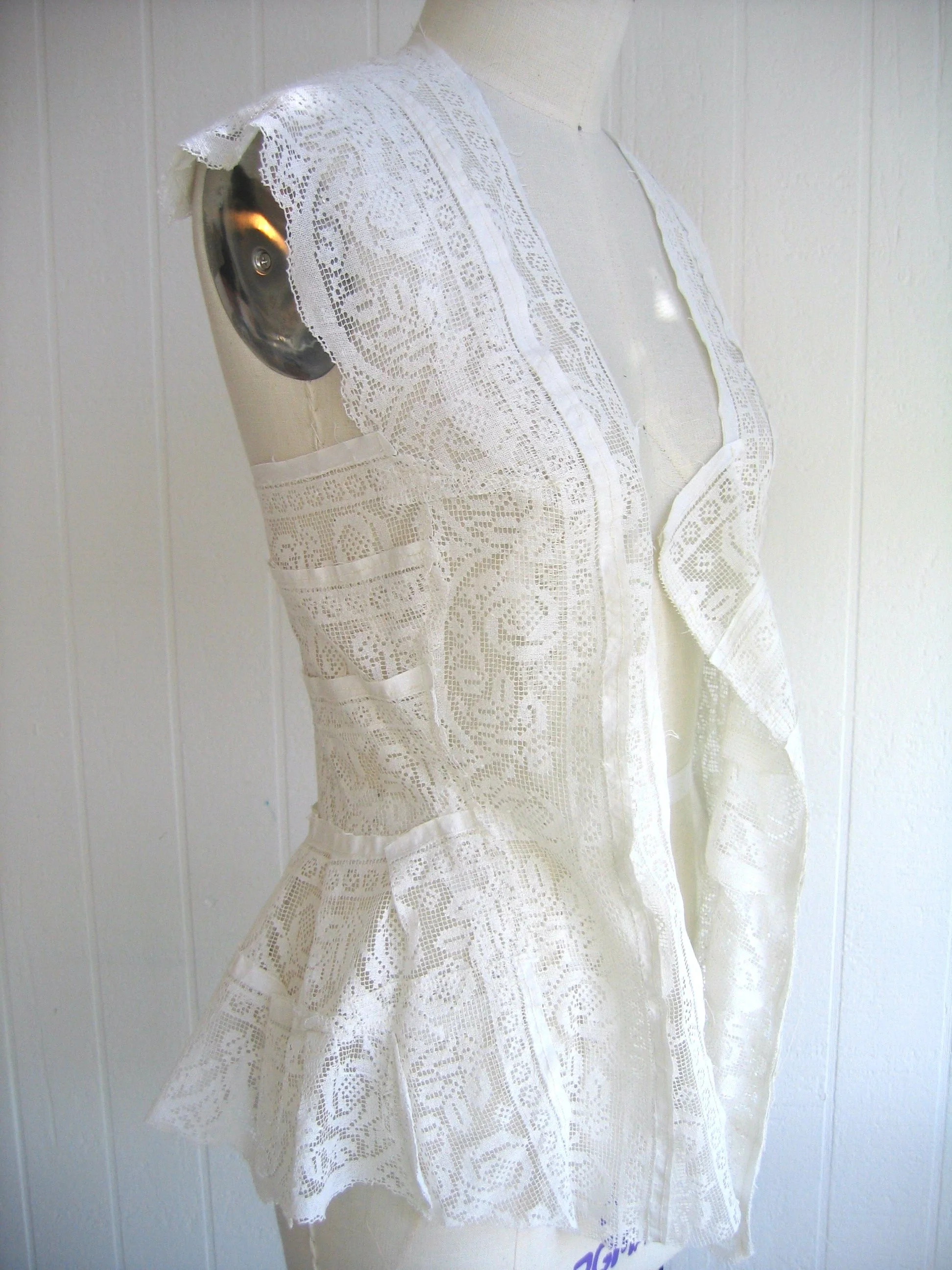 garvl lace vest  side.jpg