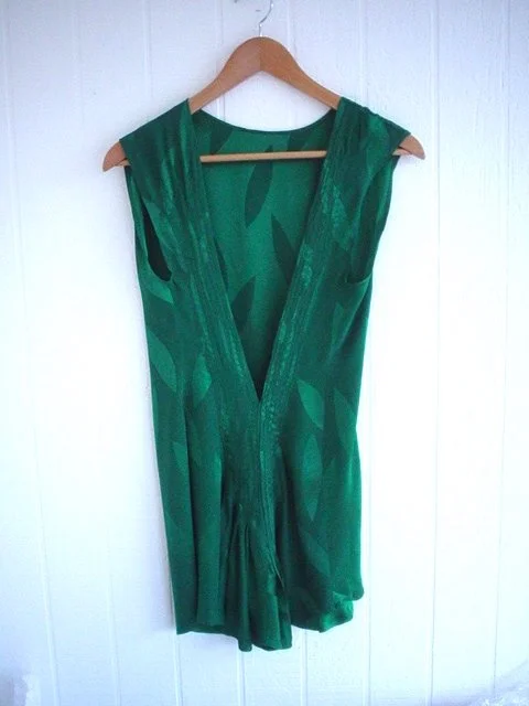 jade v-neck pleated top.jpg