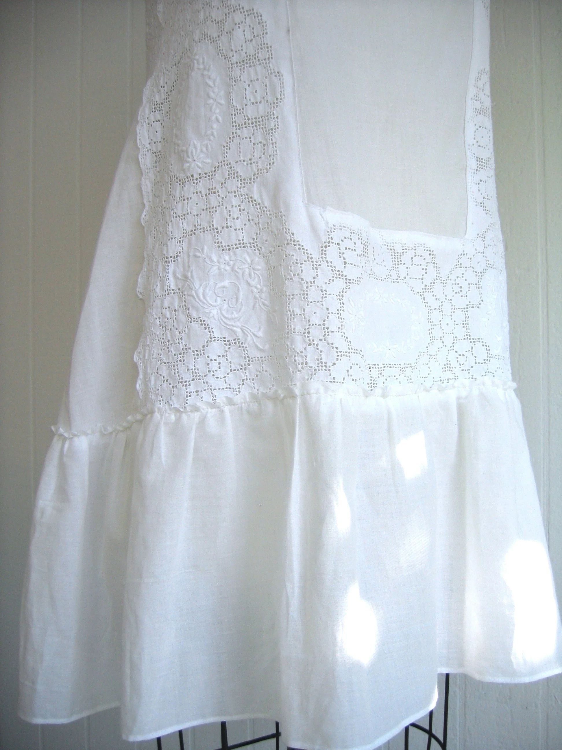linley lace dress  detail.jpg