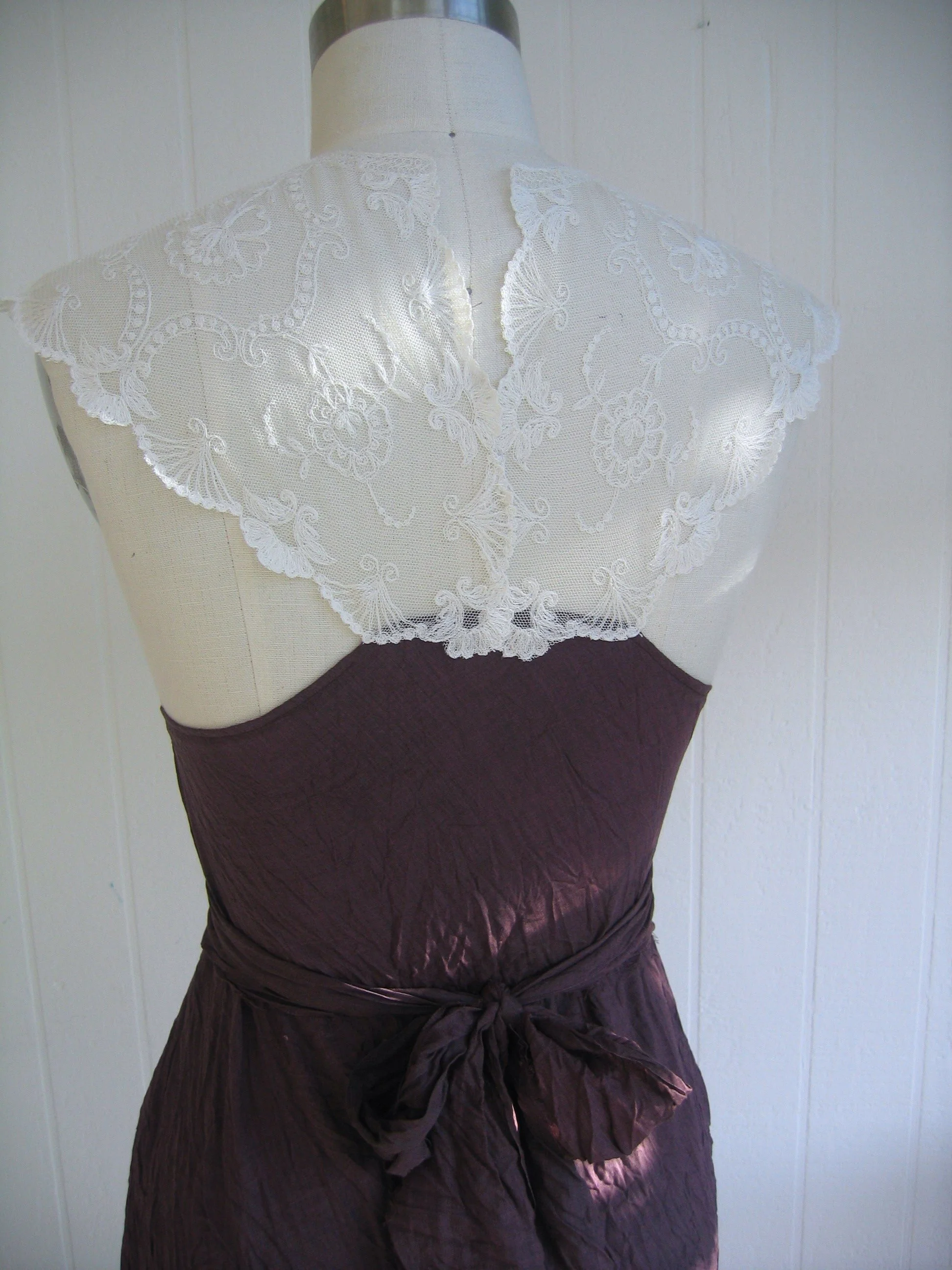 polly wrinkle  silk white lace neck back.jpg