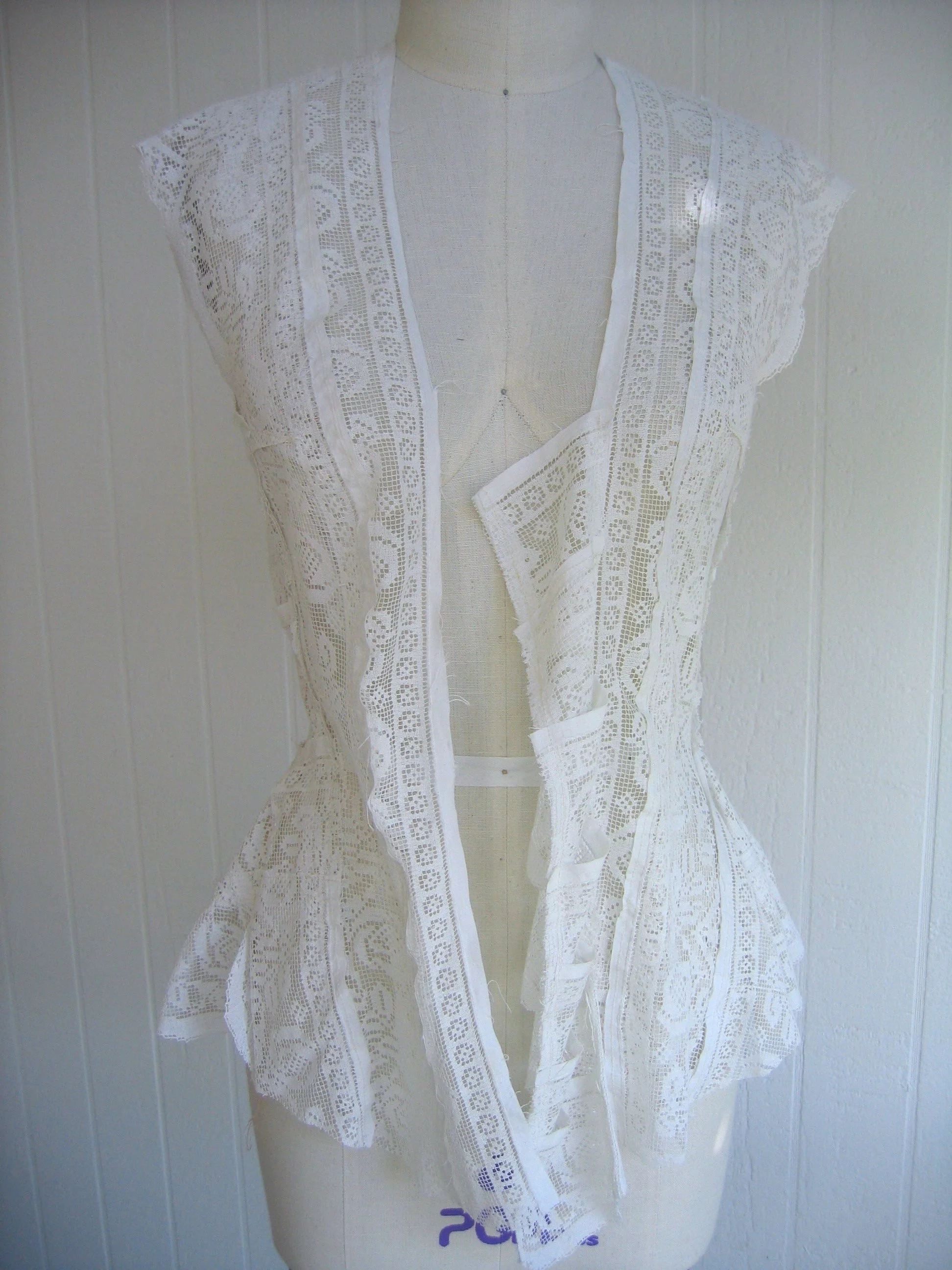 garvl lace vest front.jpg