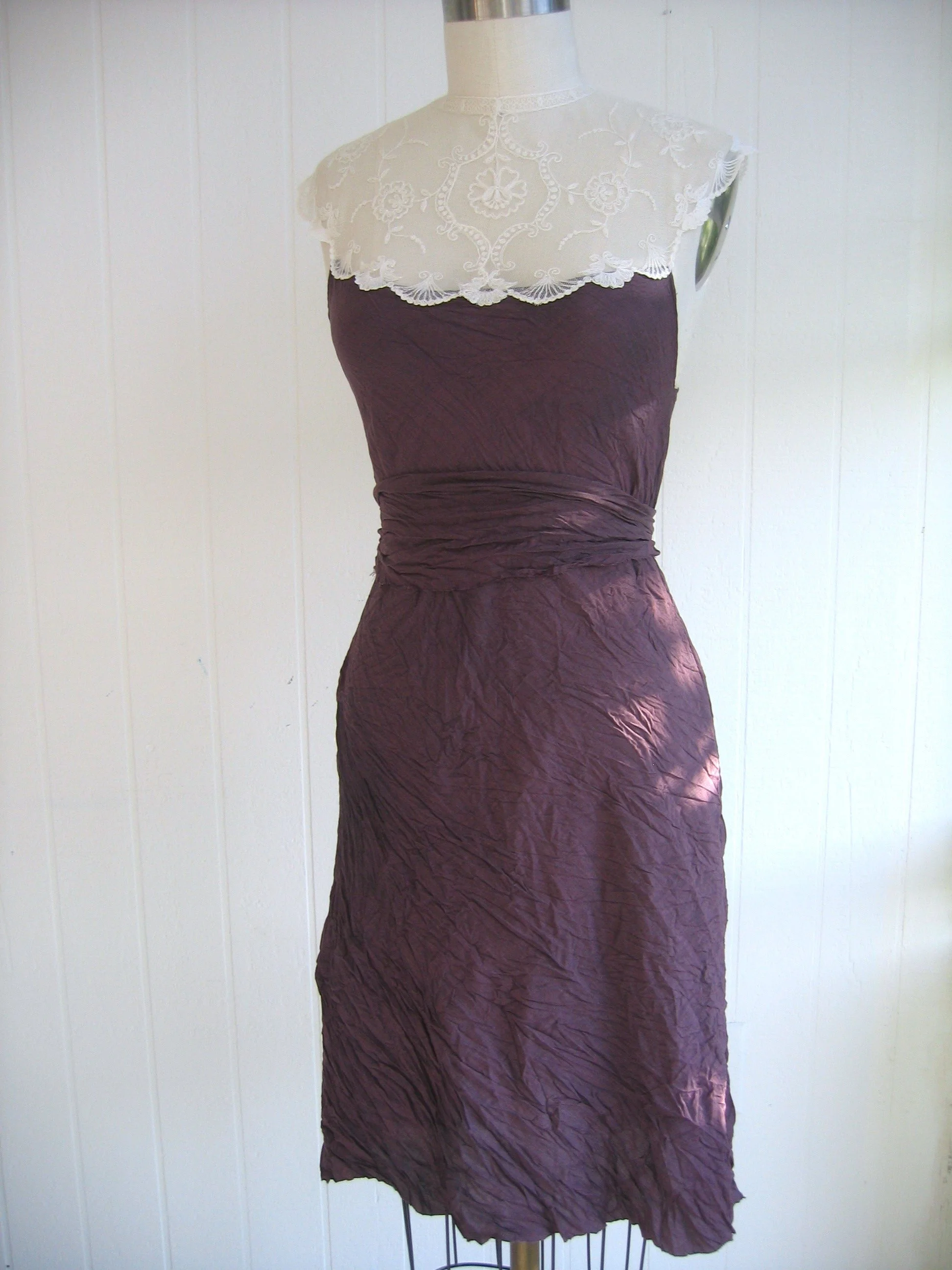polly wrinkle  silk white lace neck front.jpg