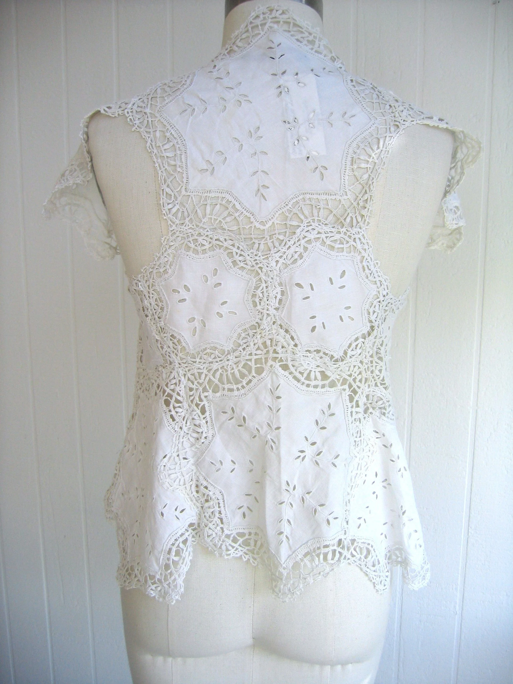 doilie vest  back.jpg