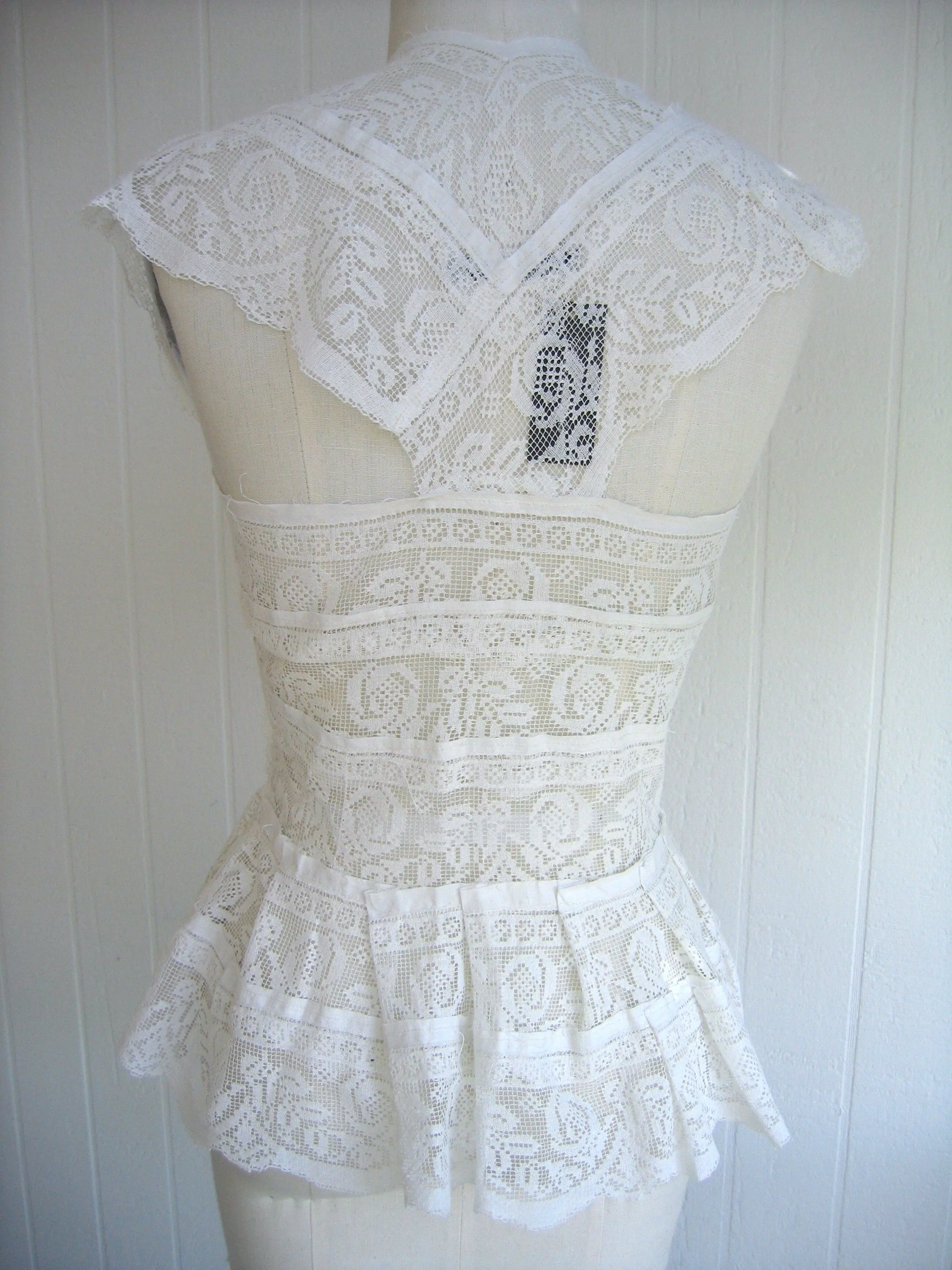 garvl lace vest  back.jpg