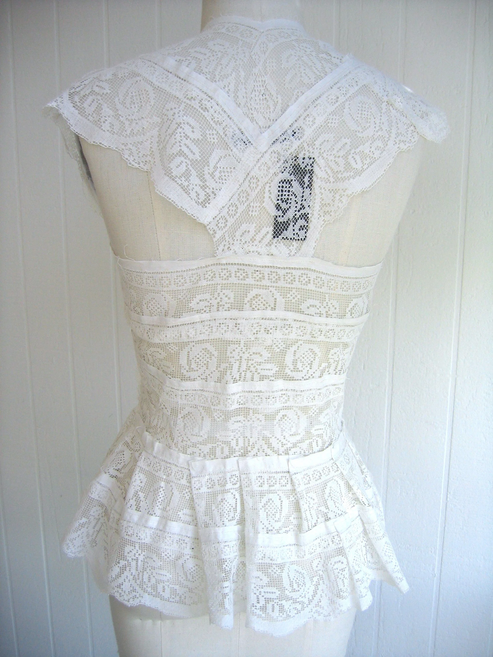 garvl lace vest  back.jpg