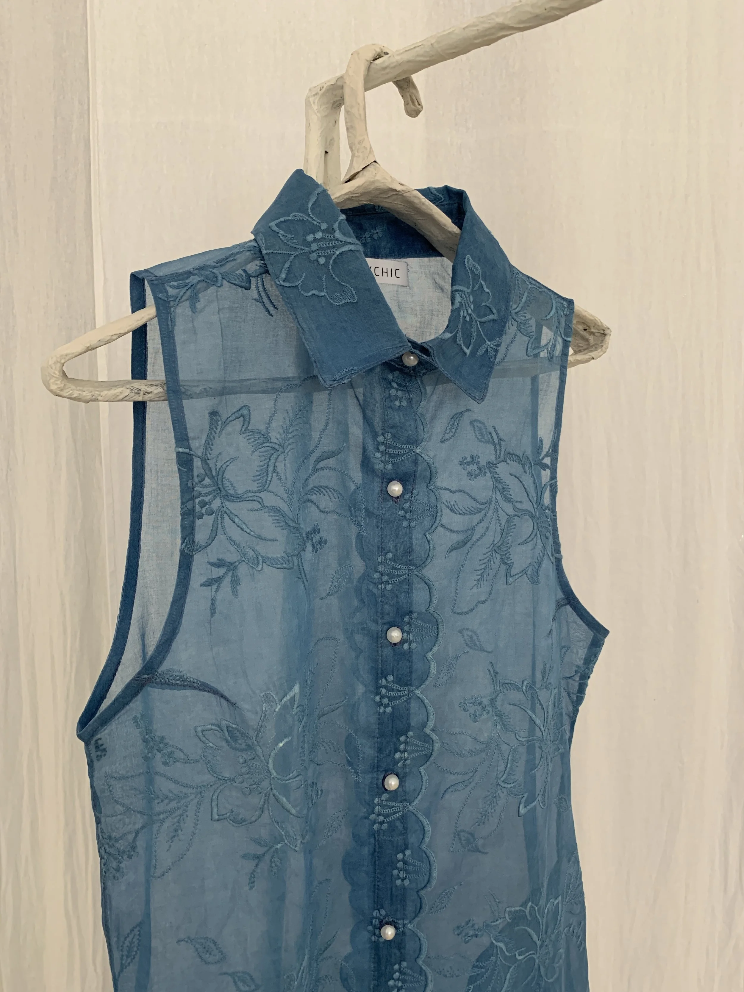Mexchic exploration of traditional artisanal natural botanical dyes and dying in Oaxaca Mexico, hand dyed pochote ceiba kapok tree seed pod fiber endemic plant cellulose fiber perricon mexican mint marigold añil indigo magnolia rosemary granada pomeg
