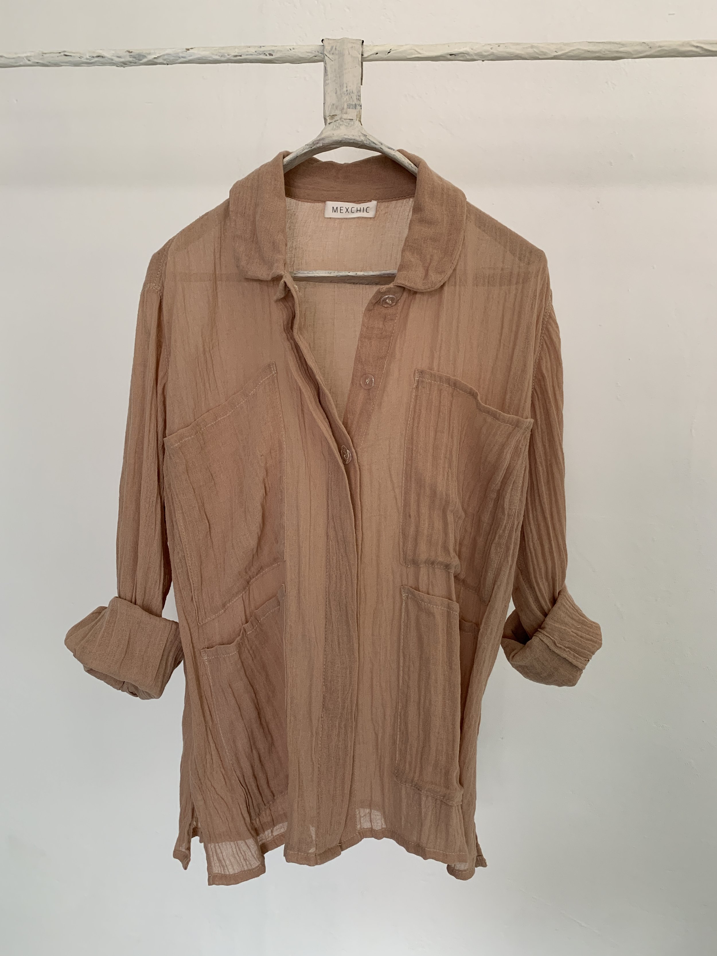 Mexchic exploration of traditional artisanal natural botanical dyes and dying in Oaxaca Mexico, hand dyed pochote ceiba kapok tree seed pod fiber endemic plant cellulose fiber perricon mexican mint marigold añil indigo magnolia rosemary granada pomeg