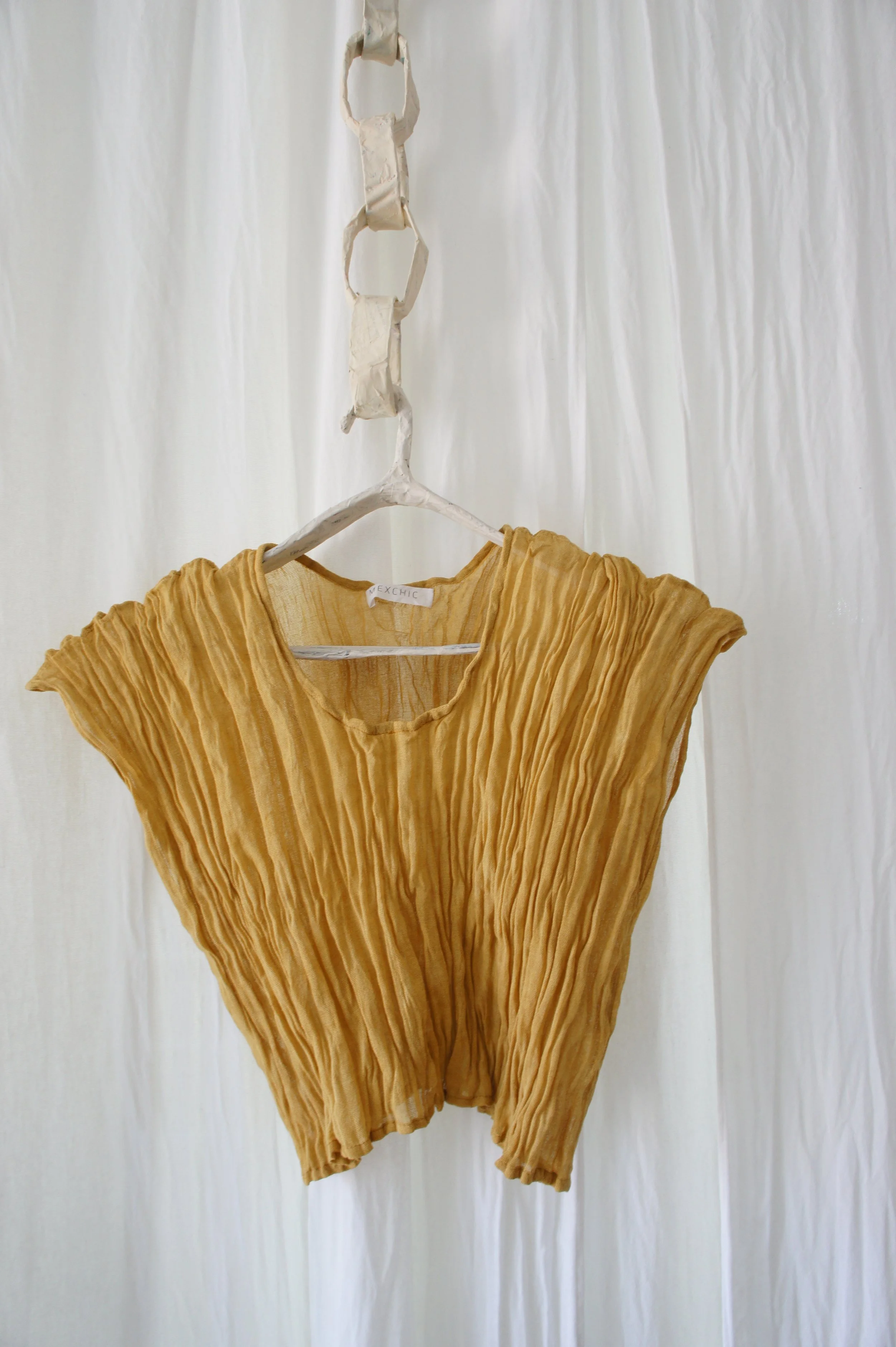 Mexchic exploration of traditional artisanal natural botanical dyes and dying in Oaxaca Mexico, hand dyed pochote ceiba kapok tree seed pod fiber endemic plant cellulose fiber perricon mexican mint marigold añil indigo magnolia rosemary granada pomeg