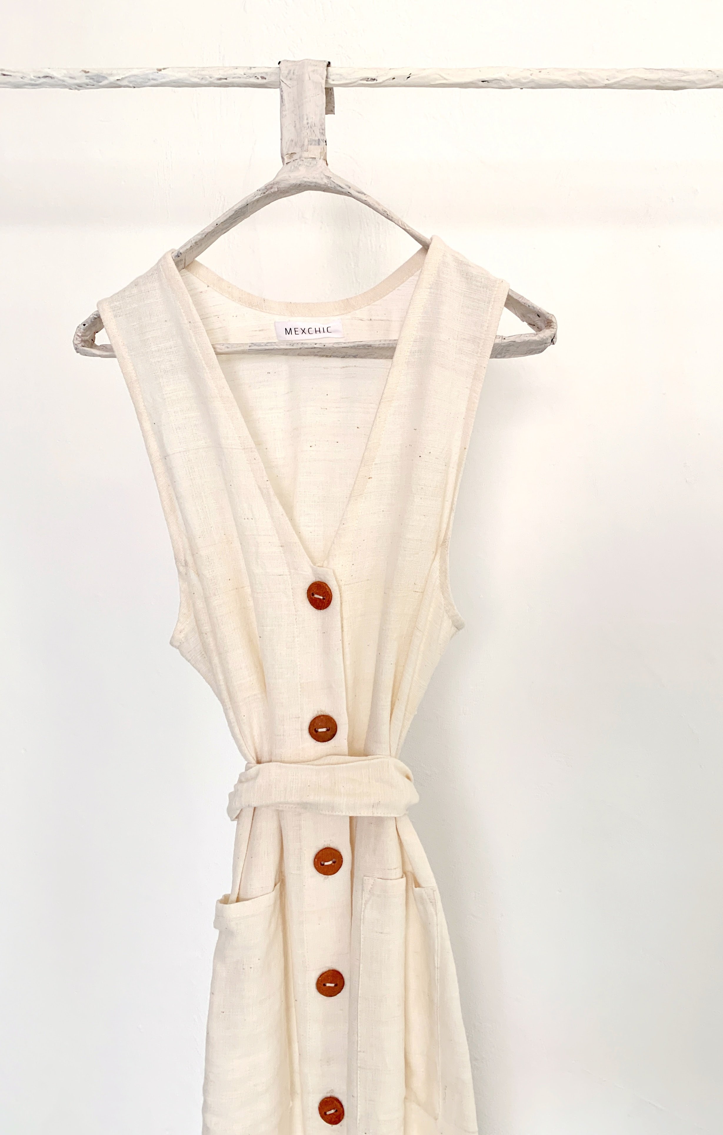 Mexchic Shopping in Oaxaca mexico for contemporary craft of Mexican design for natural clothing ceramic clay buttons fire pit san marcos tlapazola oaxaca mexico zapotec indigenous culture mexican artist regenerative sustainable fashion ethical design