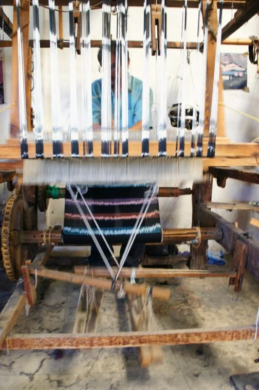 handwoven craft cotton embroidery macrame fringe rebozo shawl mexico mexican oaxaca chiapas toluca tenancingo estado de mexico highend highfashion moda textiles artisan artisanal natural dyes botanical dyes blue black plaid check blouse poncho top sh