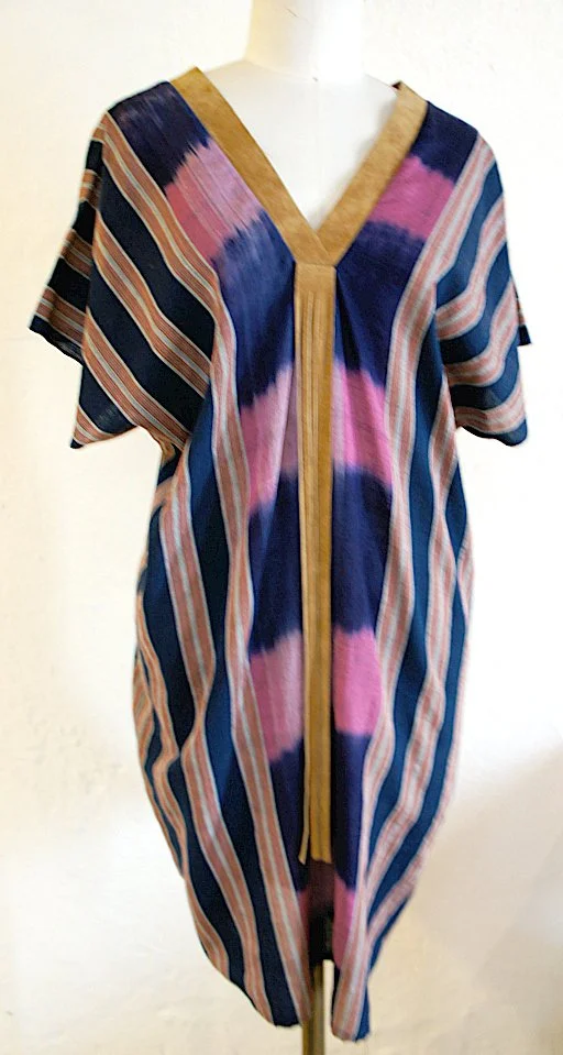handwoven craft cotton embroidery macrame fringe rebozo shawl mexico mexican oaxaca chiapas toluca tenancingo estado de mexico highend highfashion moda textiles artisan artisanal natural dyes botanical dyes blue black plaid check blouse poncho top sh