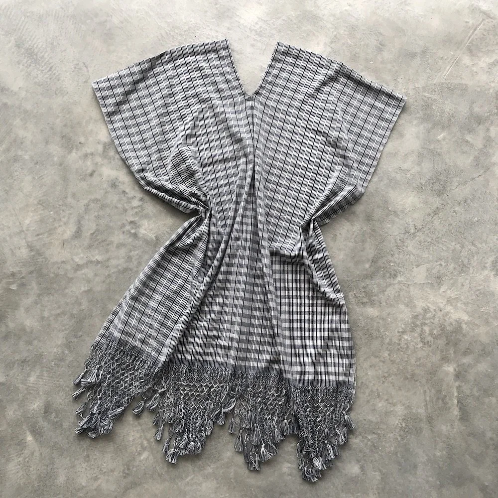 handwoven craft cotton embroidery macrame fringe rebozo shawl mexico mexican oaxaca chiapas toluca tenancingo estado de mexico highend highfashion moda textiles artisan artisanal natural dyes botanical dyes blue black plaid check blouse poncho top sh