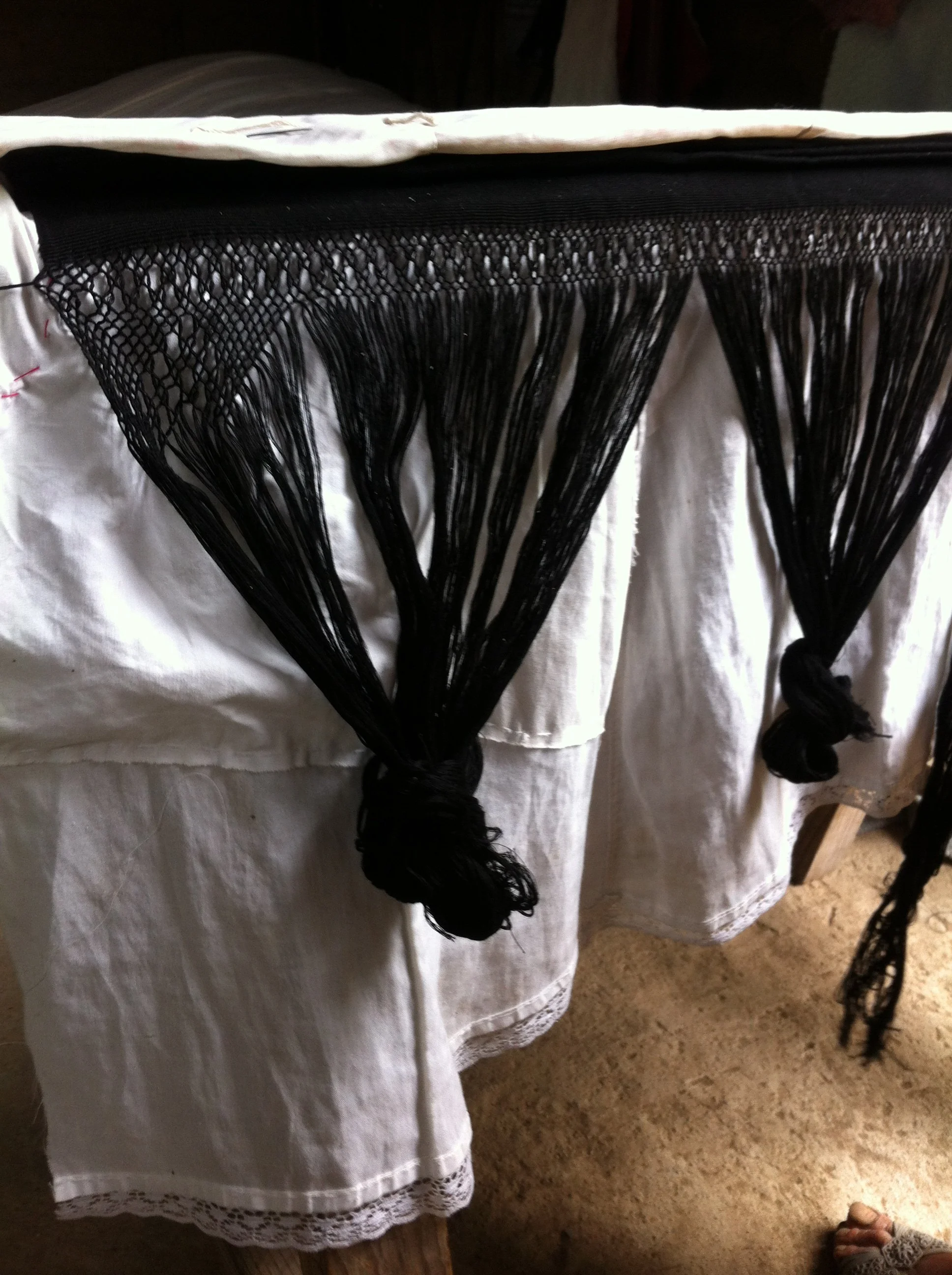 handwoven craft cotton embroidery macrame fringe rebozo shawl mexico mexican oaxaca chiapas toluca tenancingo estado de mexico highend highfashion moda textiles artisan artisanal natural dyes botanical dyes blue black plaid check blouse poncho top sh