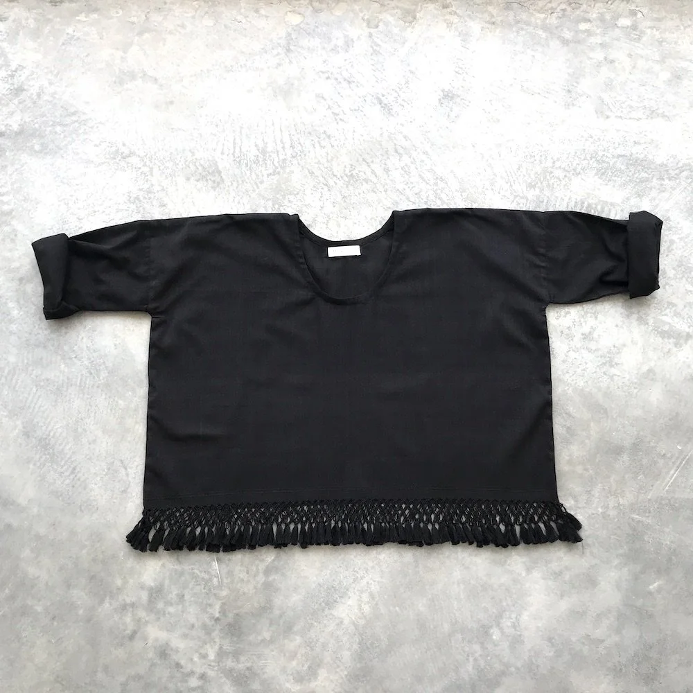 handwoven craft cotton embroidery macrame fringe rebozo shawl mexico mexican oaxaca chiapas toluca tenancingo estado de mexico highend highfashion moda textiles artisan artisanal natural dyes botanical dyes blue black plaid check