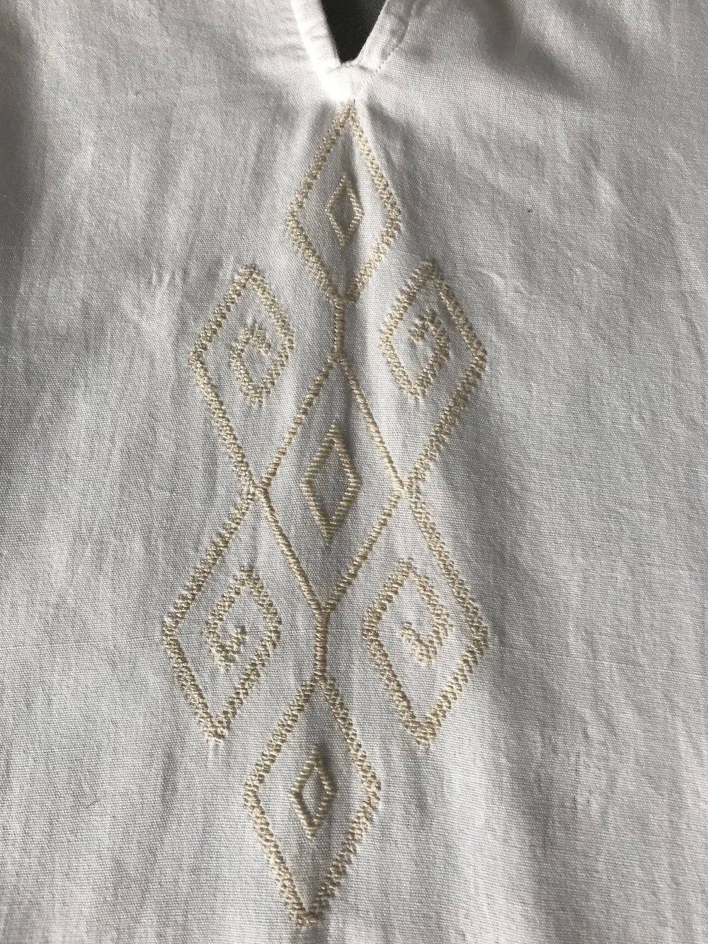 handwoven craft cotton embroidery macrame fringe rebozo shawl mexico mexican oaxaca chiapas toluca tenancingo estado de mexico highend highfashion moda textiles artisan artisanal natural dyes botanical dyes blue black plaid check blouse poncho top sh