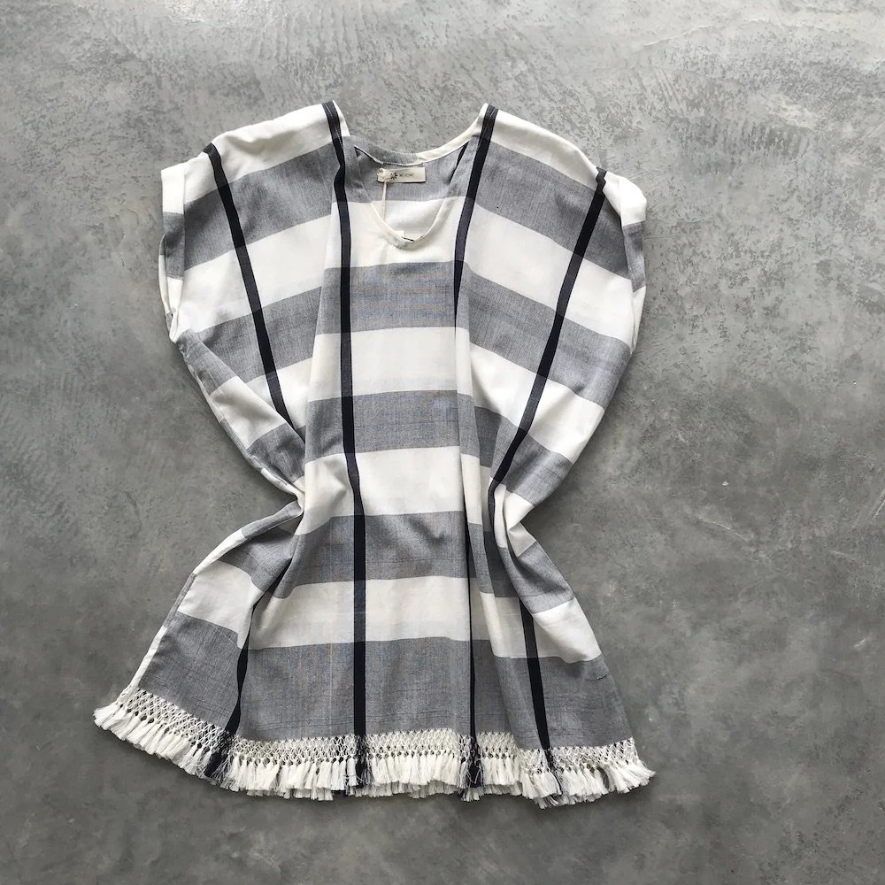 handwoven craft cotton embroidery macrame fringe rebozo shawl mexico mexican oaxaca chiapas toluca tenancingo estado de mexico highend highfashion moda textiles artisan artisanal natural dyes botanical dyes blue black plaid check blouse poncho top sh