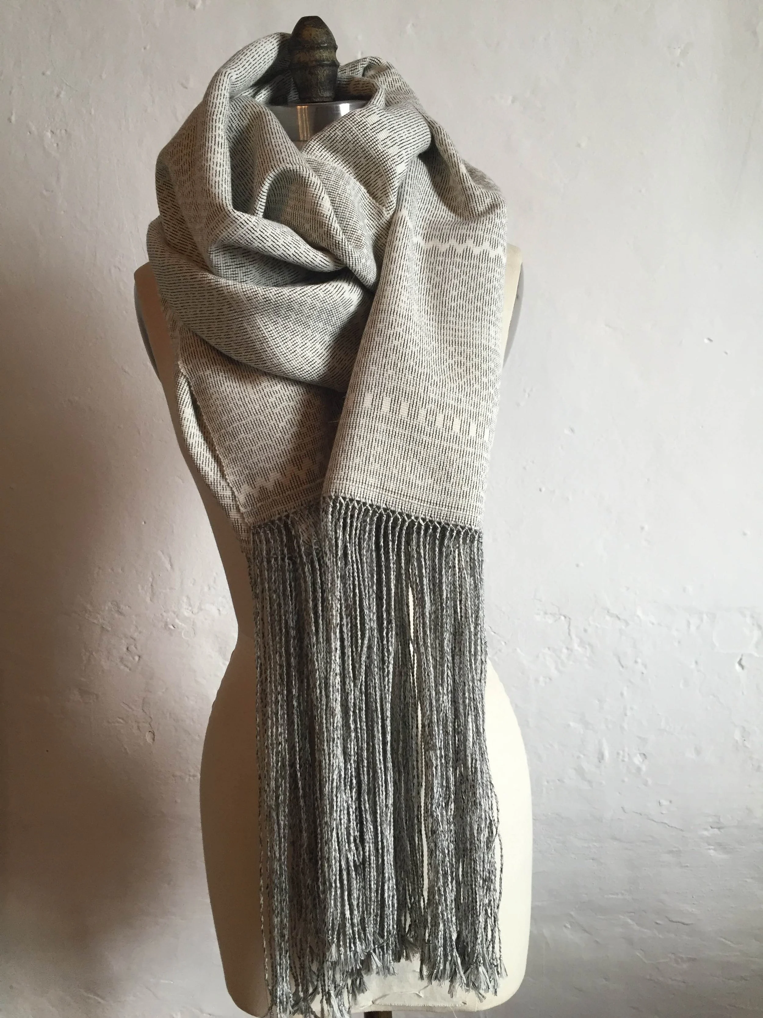 handwoven craft cotton embroidery macrame fringe rebozo shawl mexico mexican oaxaca chiapas toluca tenancingo estado de mexico highend highfashion moda textiles artisan artisanal natural dyes botanical dyes blue black plaid check blouse poncho top sh