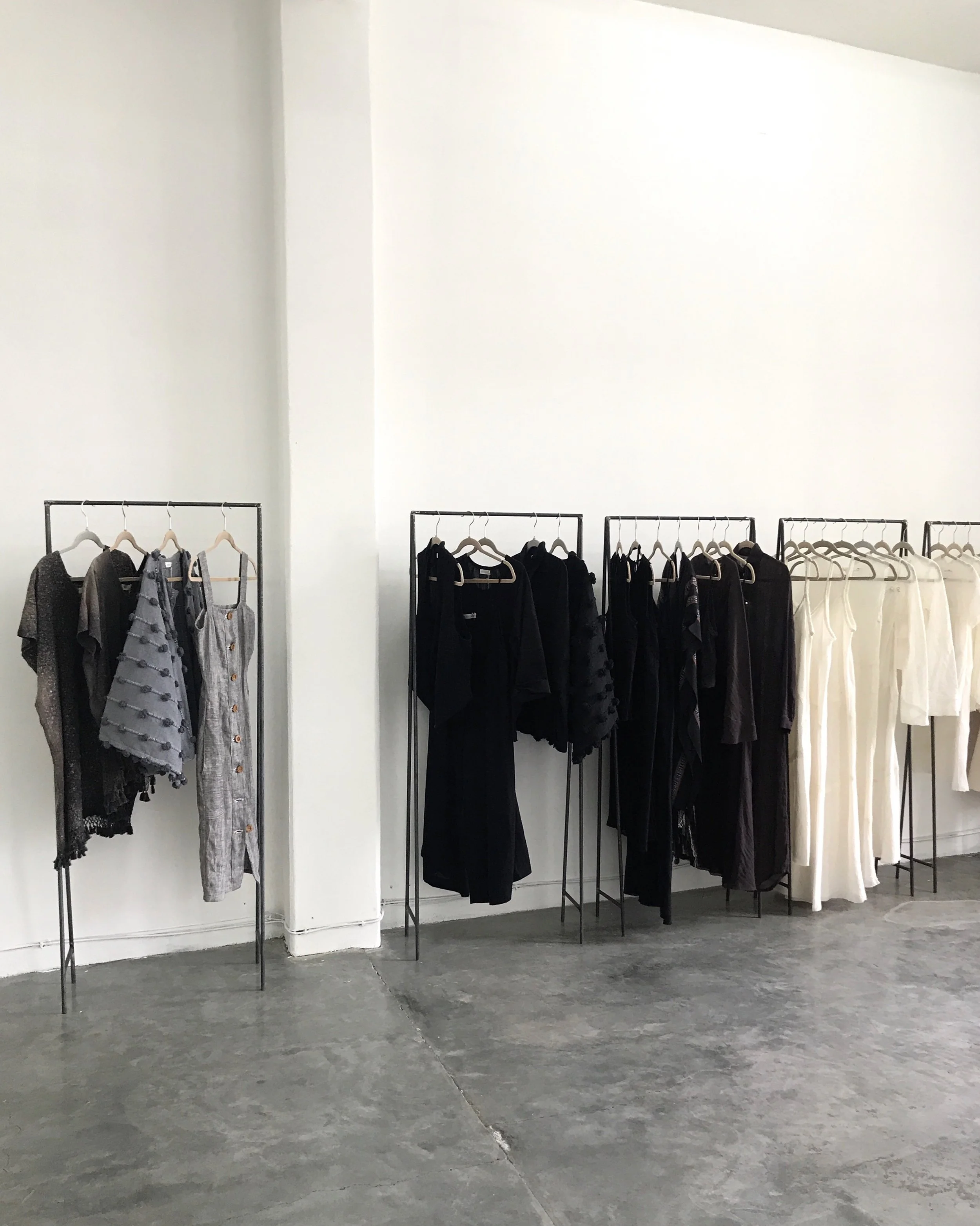 Mexchic shopping in Oaxaca, Mexico for clothing, textiles, home goods homewares, artisan made goods, boutique is a design shop hand woven natural ethically made sustainable regenerative cotton wool alpaca antique lace silk vintage natural dyes botani