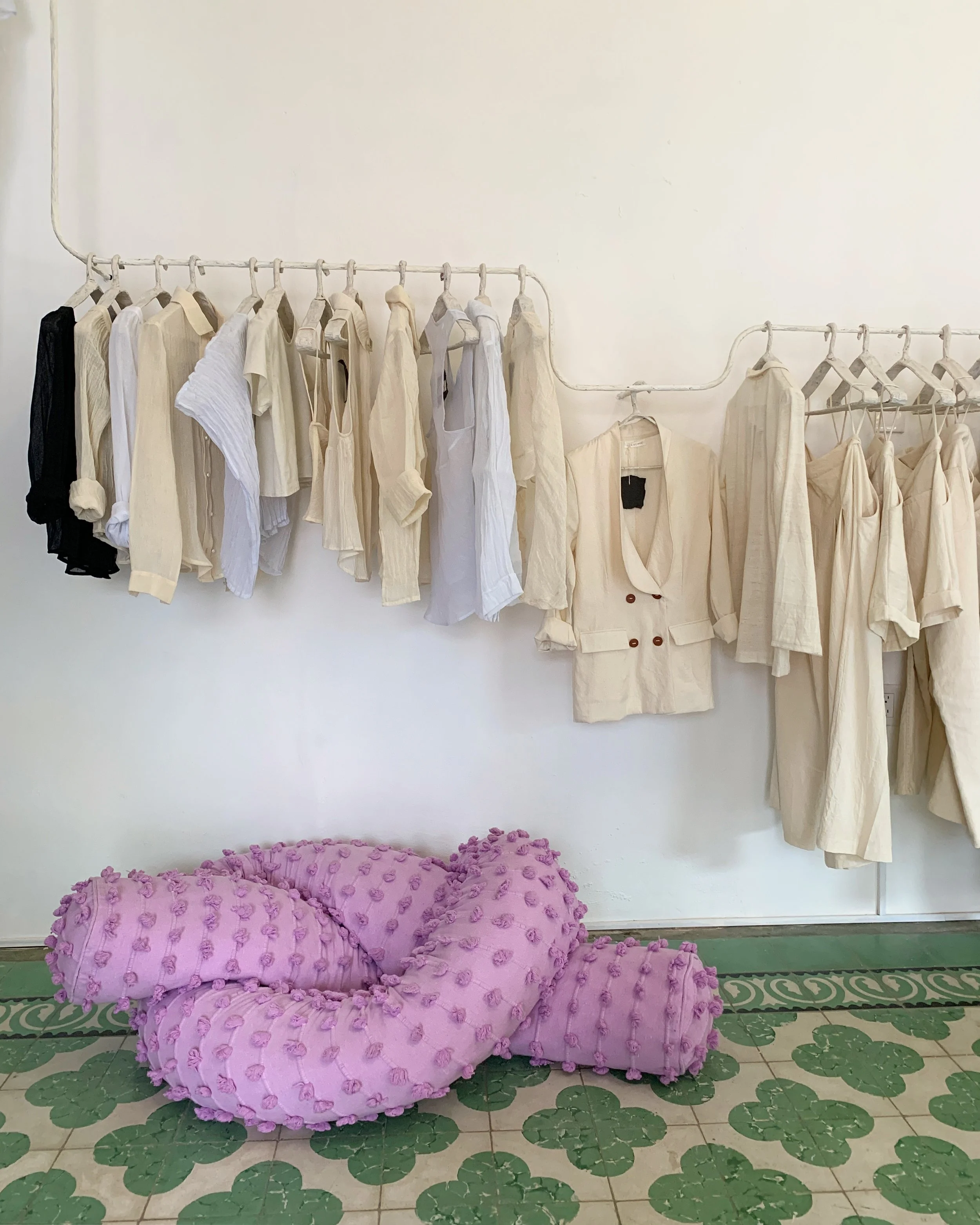 Mexchic shopping in Oaxaca, Mexico for clothing, textiles, home goods homewares, artisan made goods, boutique is a design shop hand woven natural ethically made sustainable regenerative cotton wool alpaca antique lace silk vintage natural dyes botani