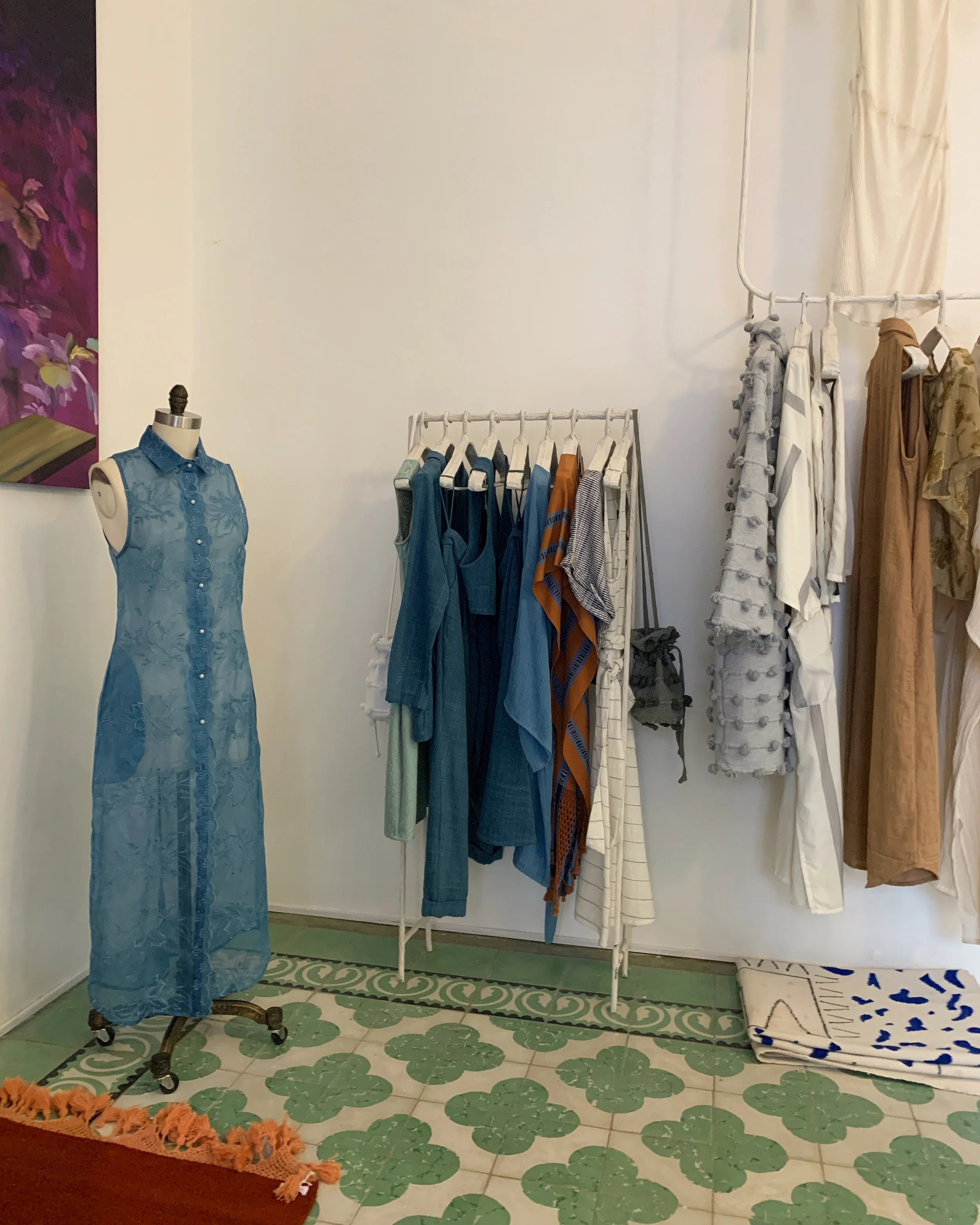 Mexchic shopping in Oaxaca, Mexico for clothing, textiles, home goods homewares, artisan made goods, boutique is a design shop hand woven natural ethically made sustainable regenerative cotton wool alpaca antique lace silk vintage natural dyes botani