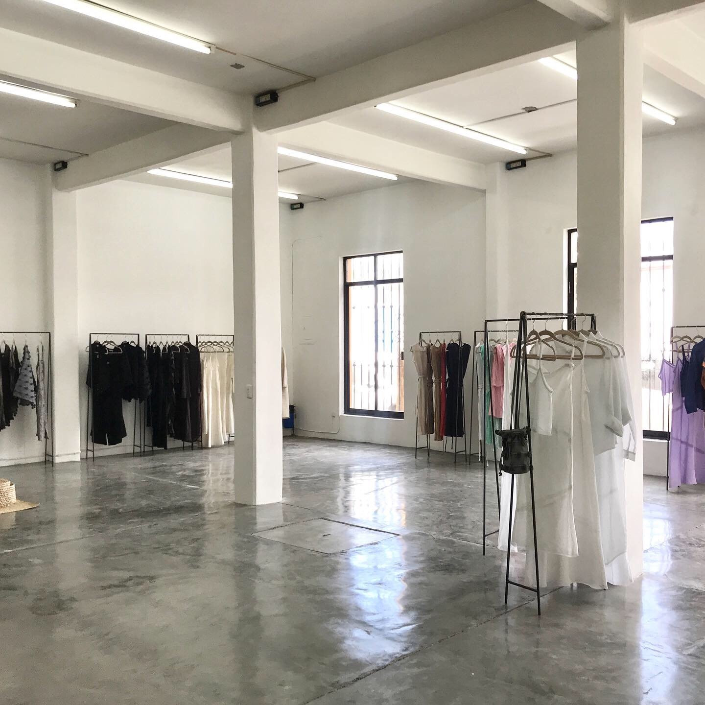 Mexchic shopping in Oaxaca, Mexico for clothing, textiles, home goods homewares, artisan made goods, boutique is a design shop hand woven natural ethically made sustainable regenerative cotton wool alpaca antique lace silk vintage natural dyes botani