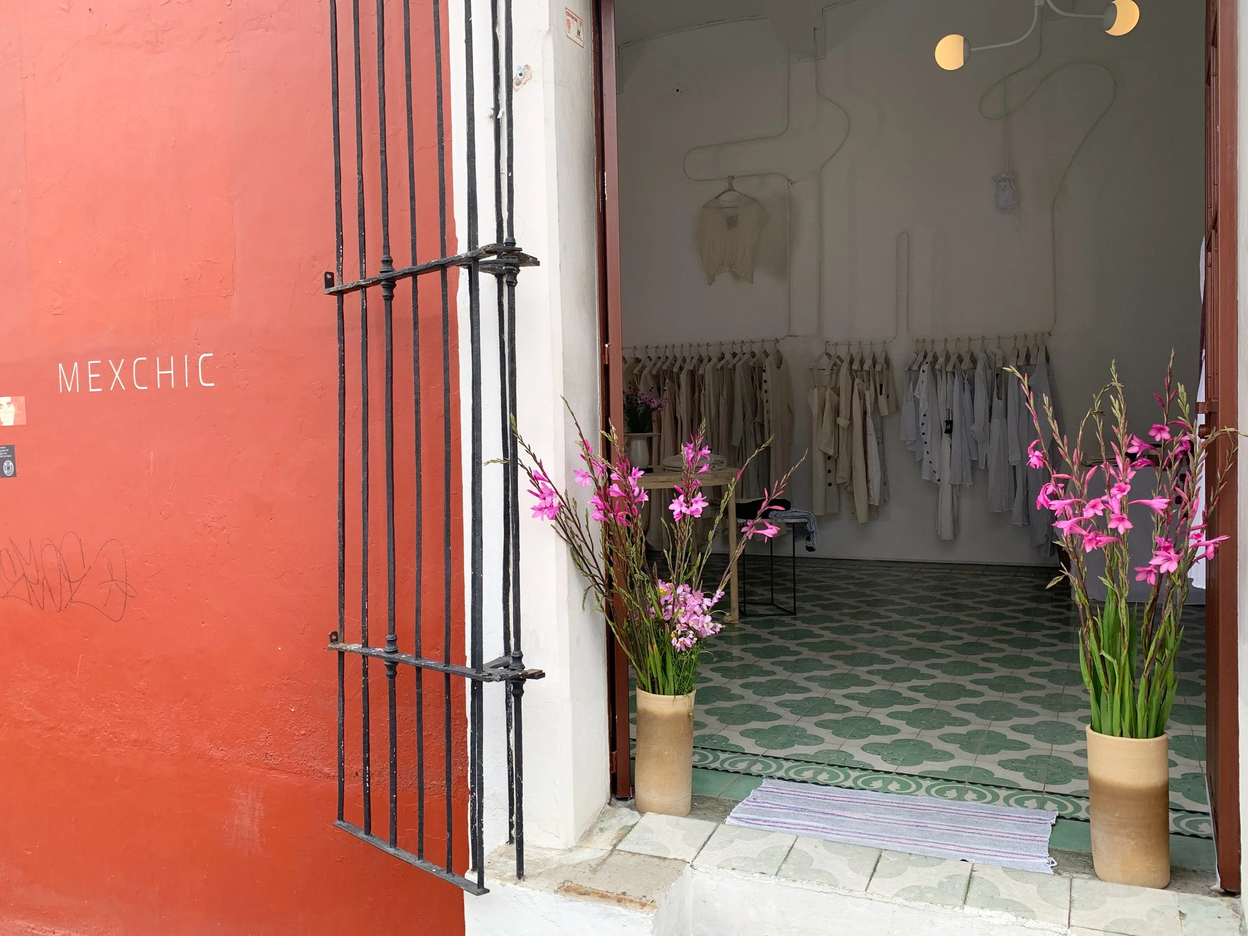 Mexchic shopping in Oaxaca, Mexico for clothing, textiles, home goods homewares, artisan made goods, boutique is a design shop hand woven natural ethically made sustainable regenerative cotton wool alpaca antique lace silk vintage natural dyes botani