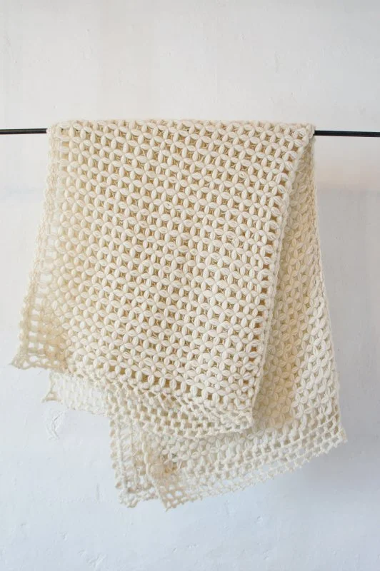 Merengue Blanket, hand woven merino wool - Cream or Black