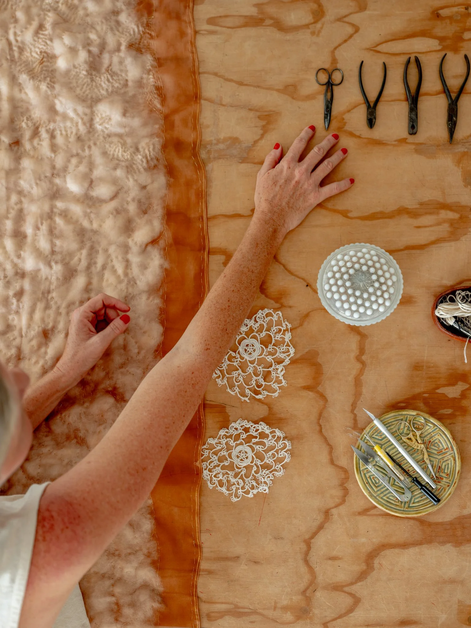 Creative flow workshops, with textile artist Christina Hattler, in her artist studio. Textile workshops, make your own contemporary textile art, with a group, family, individual. making, crafting, contemporary craft in oaxaca mexico. classes on creat