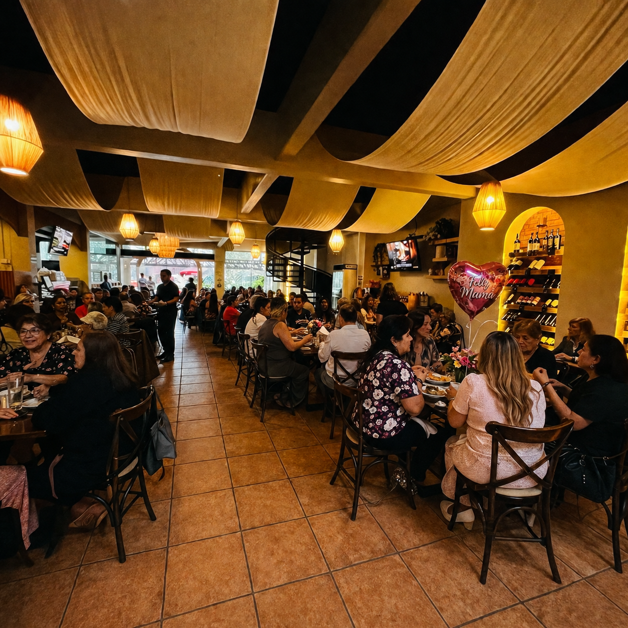 Ambiente vibrante con el restaurante Leduc 136 lleno de comensales disfrutando de una gran experiencia