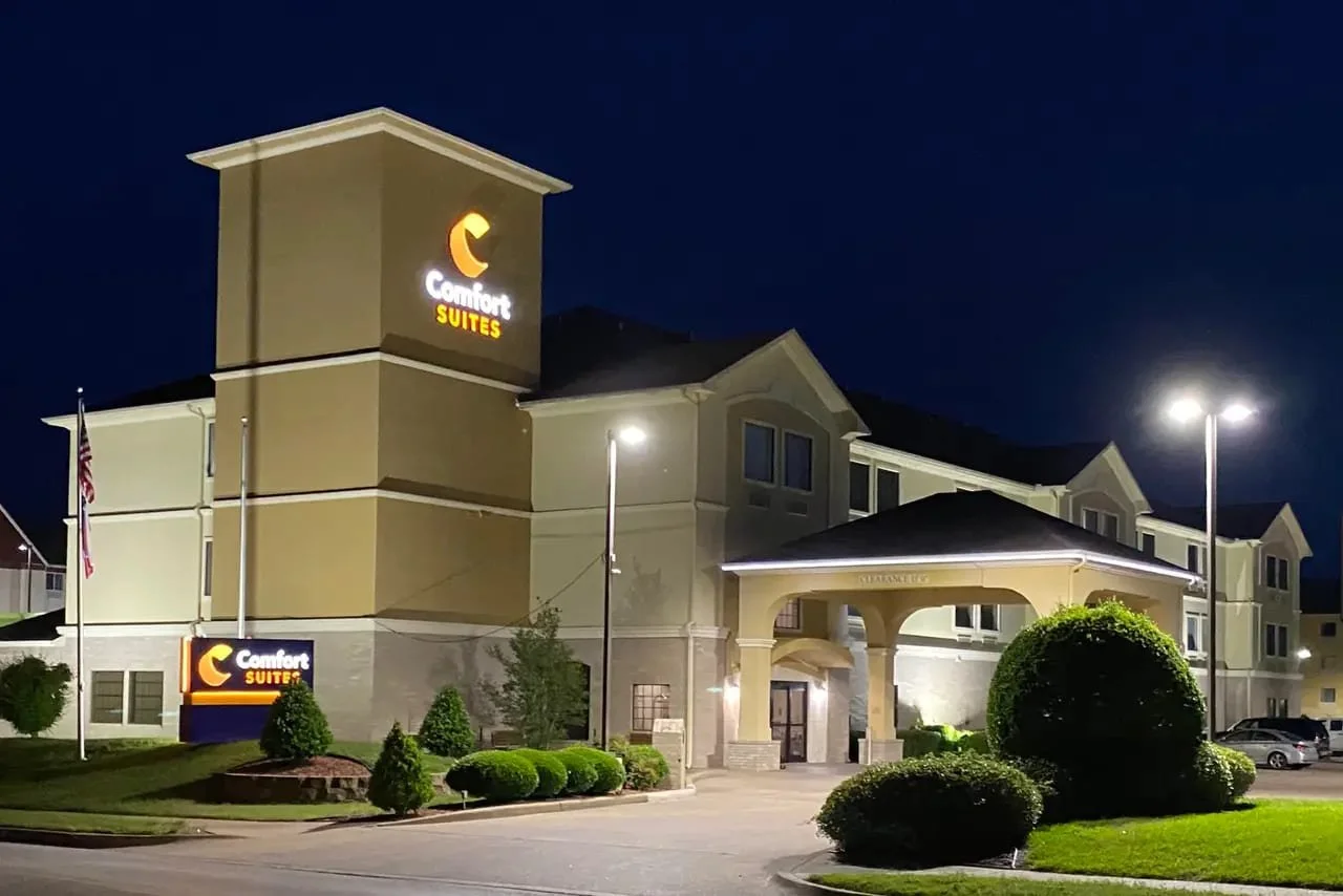 Exterior of Comfort Suites Tyler at 303 E Rieck Rd