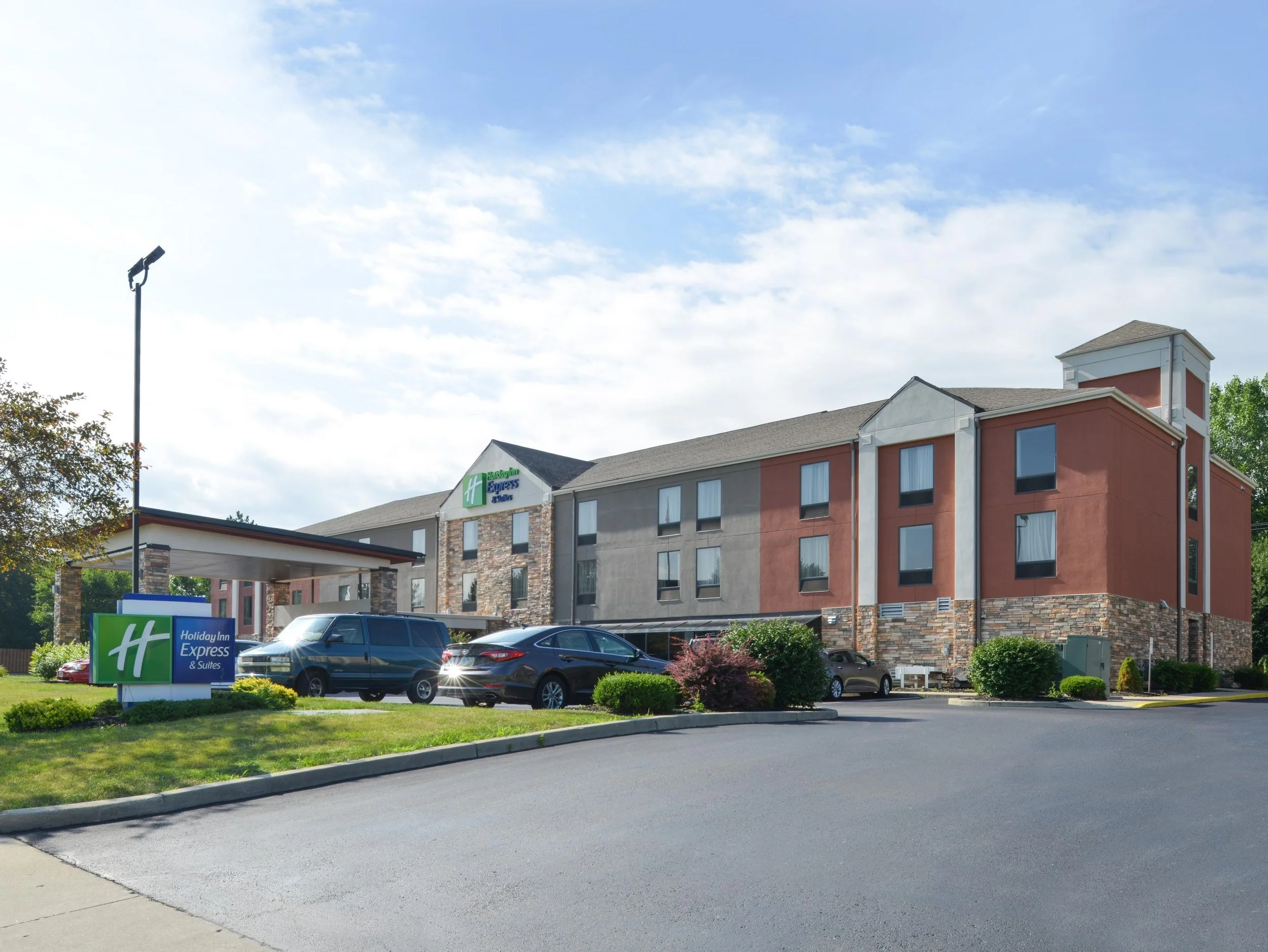 Exterior of Holiday Inn Express Huber Heights at 5610 Merily Way