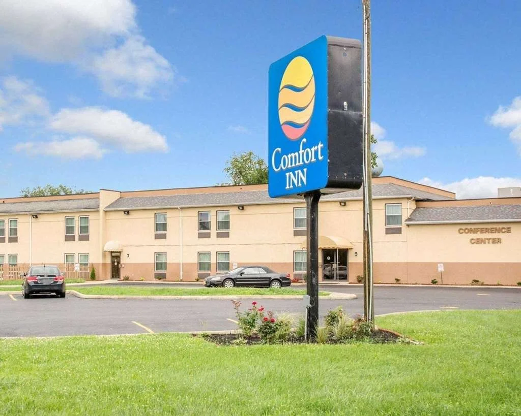 Comfort Inn exterior and roadside sign at 7525 US Highway 23 in Piketon, Ohio