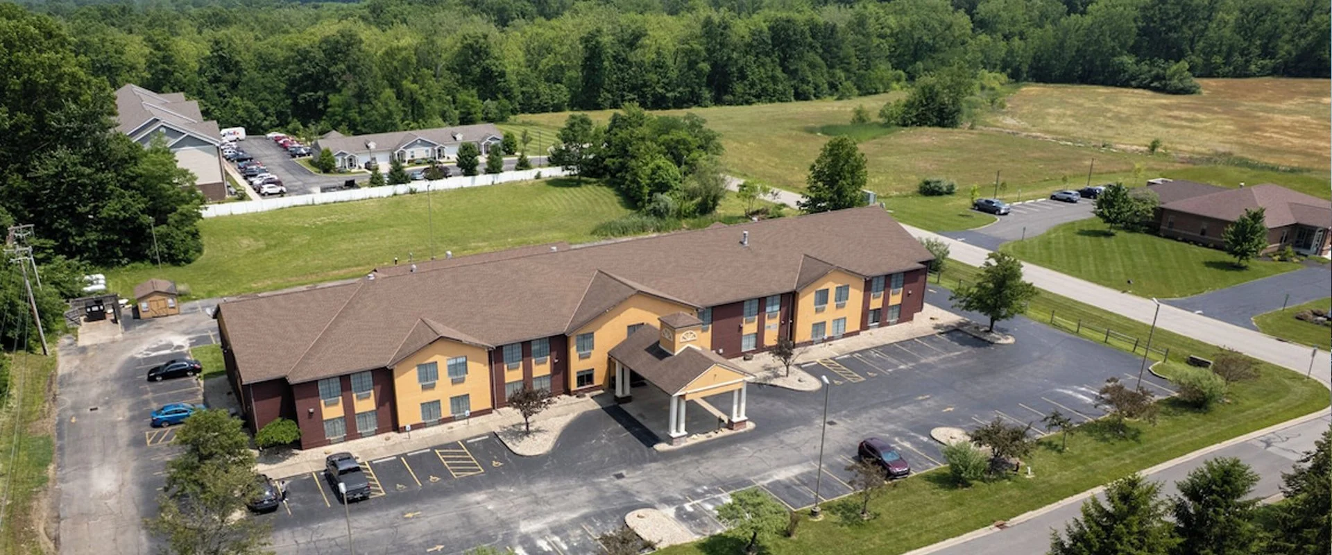 Exterior of Countryside Inn at 100 Leininger St